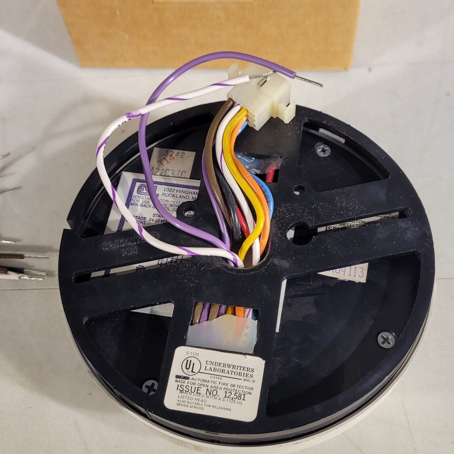 ESL Edwards 522CS Photoelectronic Smoke Detector 24VDC With Connector