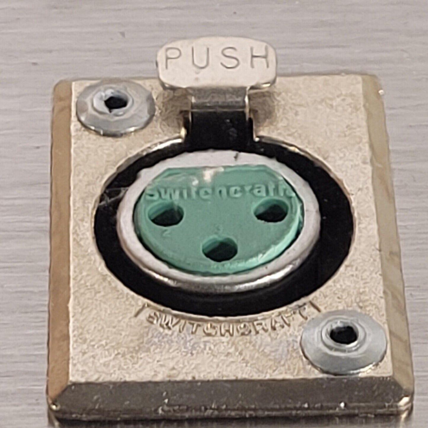 Rapco SP1-DFS Single Gang Plate D3F XLR 3-Pin Stainless Wall Plate Switchcraft
