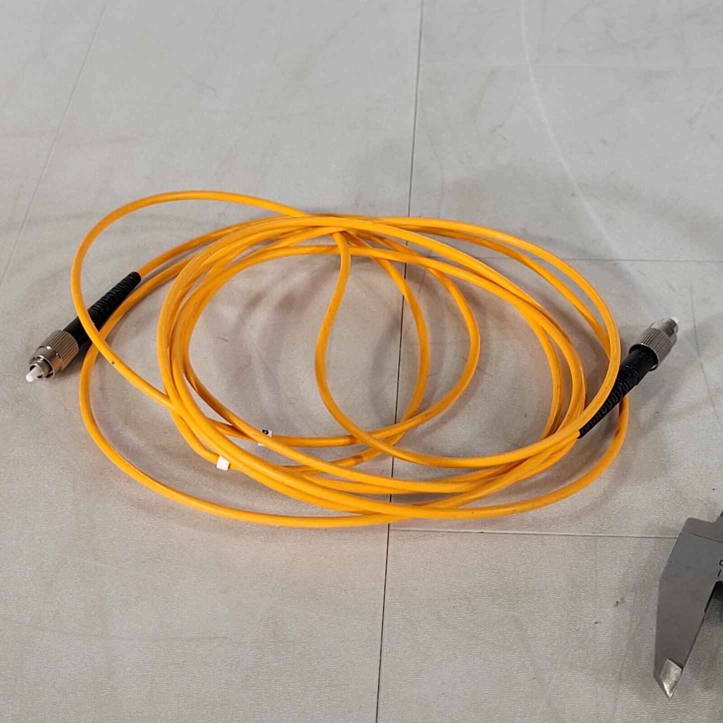 Fiberoptic Cable 3m Length 2.5mm Diameter Fiber Jacket Threaded Connectors