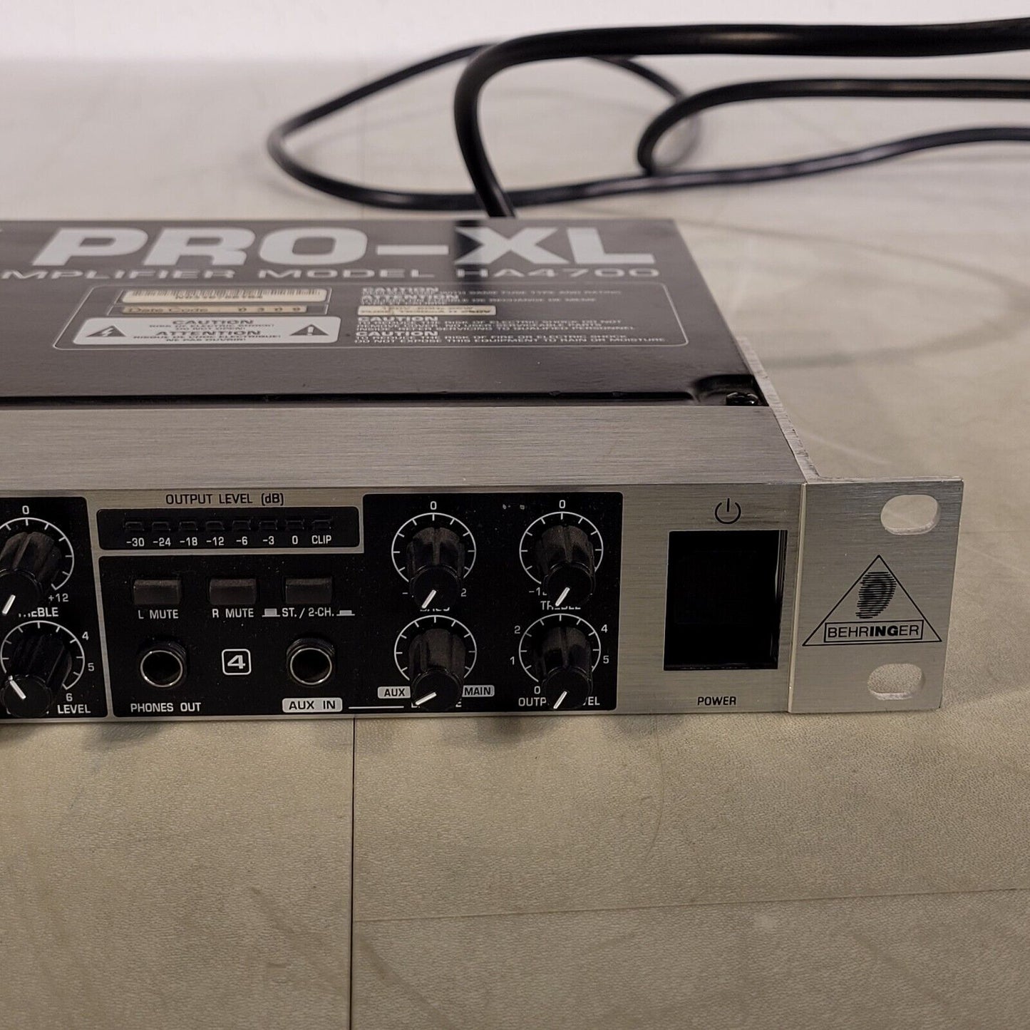 Behringer HA4700 Powerplay Pro-XL 4-Channel Headphone Distribution Amplifier