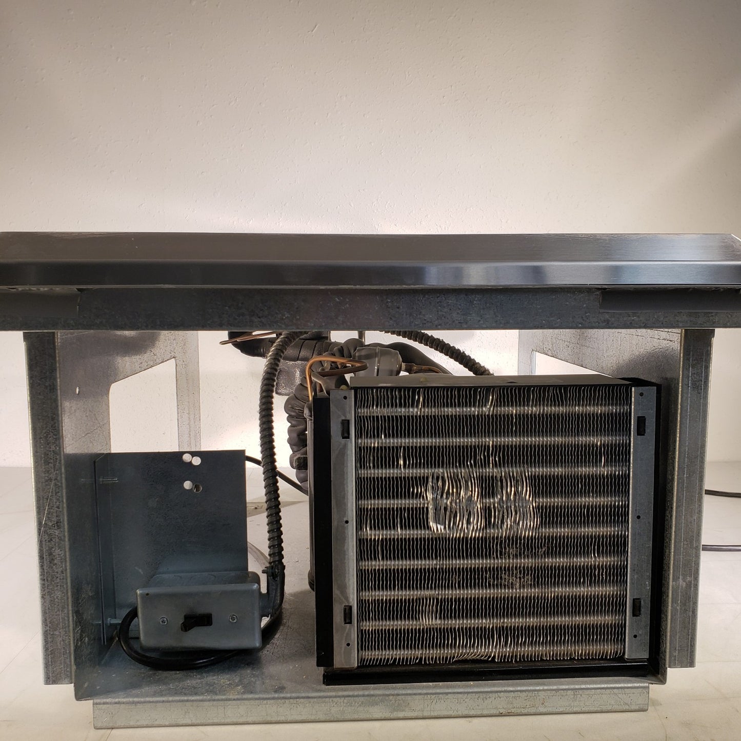 Delfield Enodis N8231 Frost Top R-404A Refridgerant 24oz 7 Amps - Tested Cold