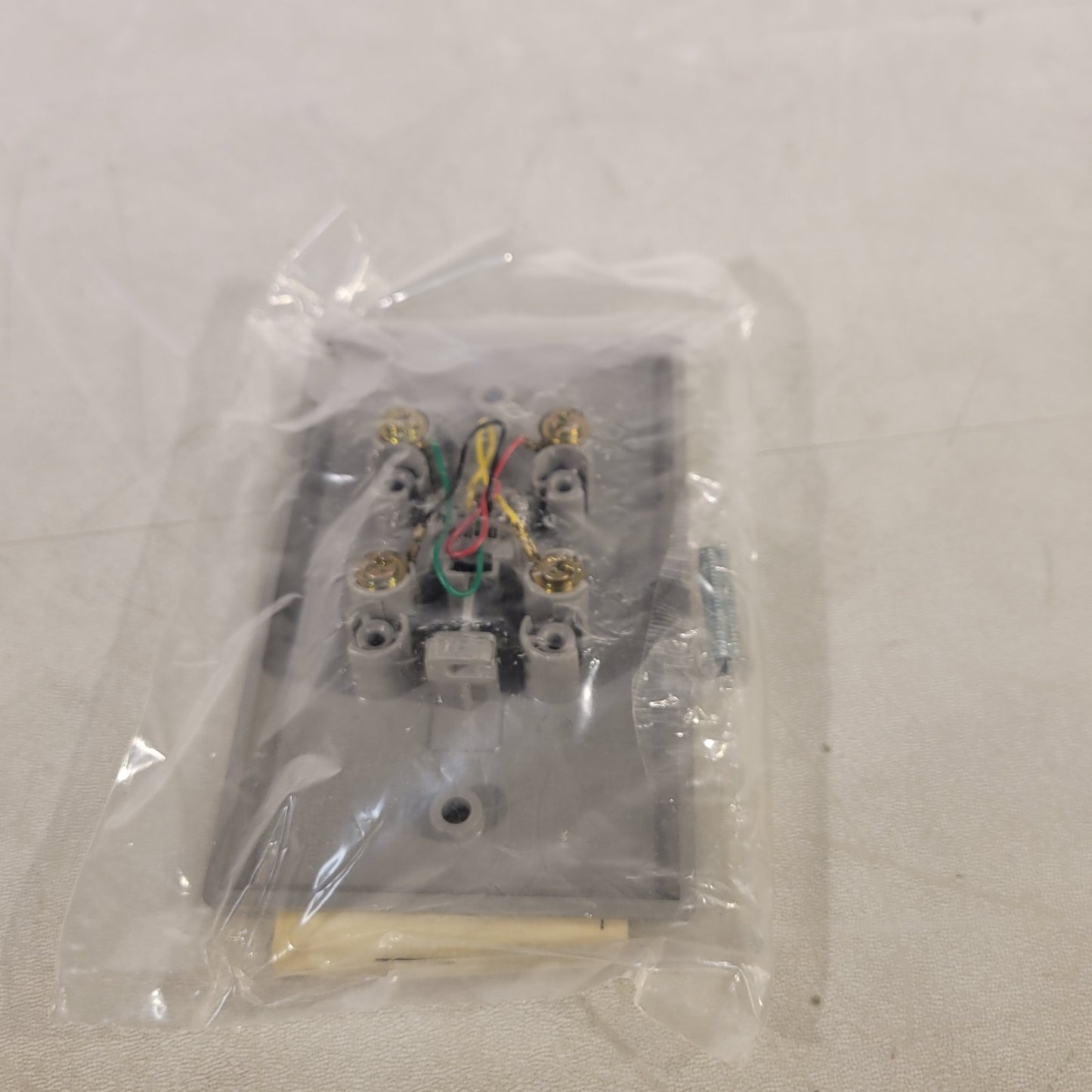 Leviton 4625B-44G Decora® Modular Jack Screw Terminal Gray Flush Mount