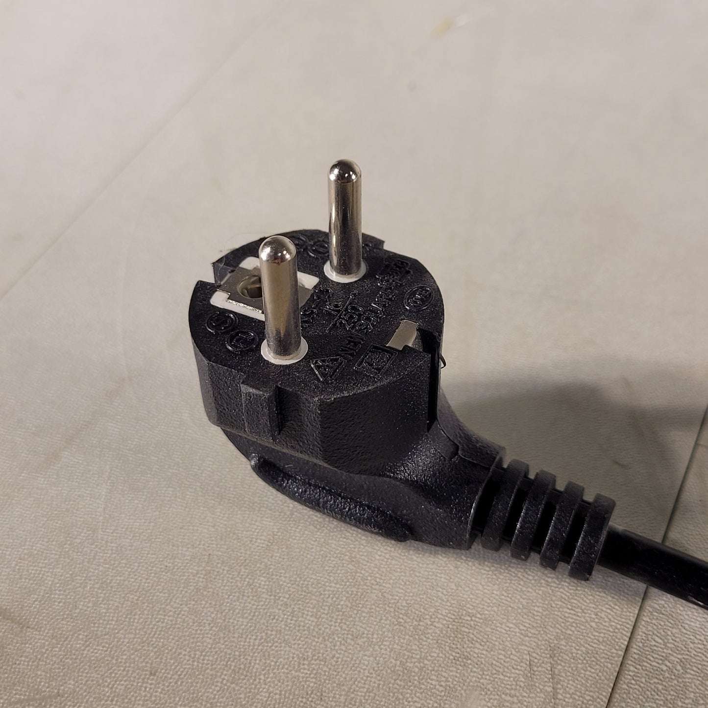 Simran SYM-800DE Step-Up Down Converter w/ Fuse Protection 800W 110V-220V Input