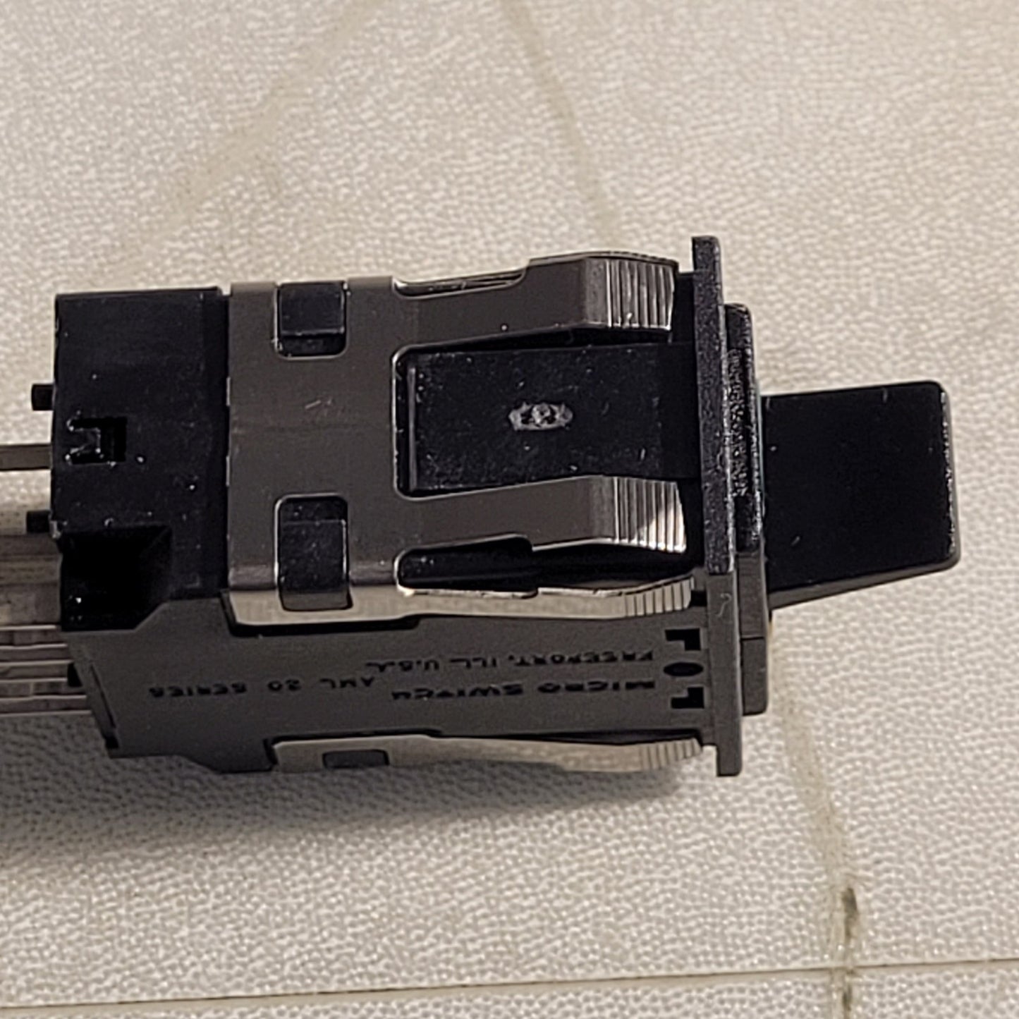 Micro Switch AML 20 L173 Green Yellow LED Switch 2A 25VAC 3A 125VAC Honeywell