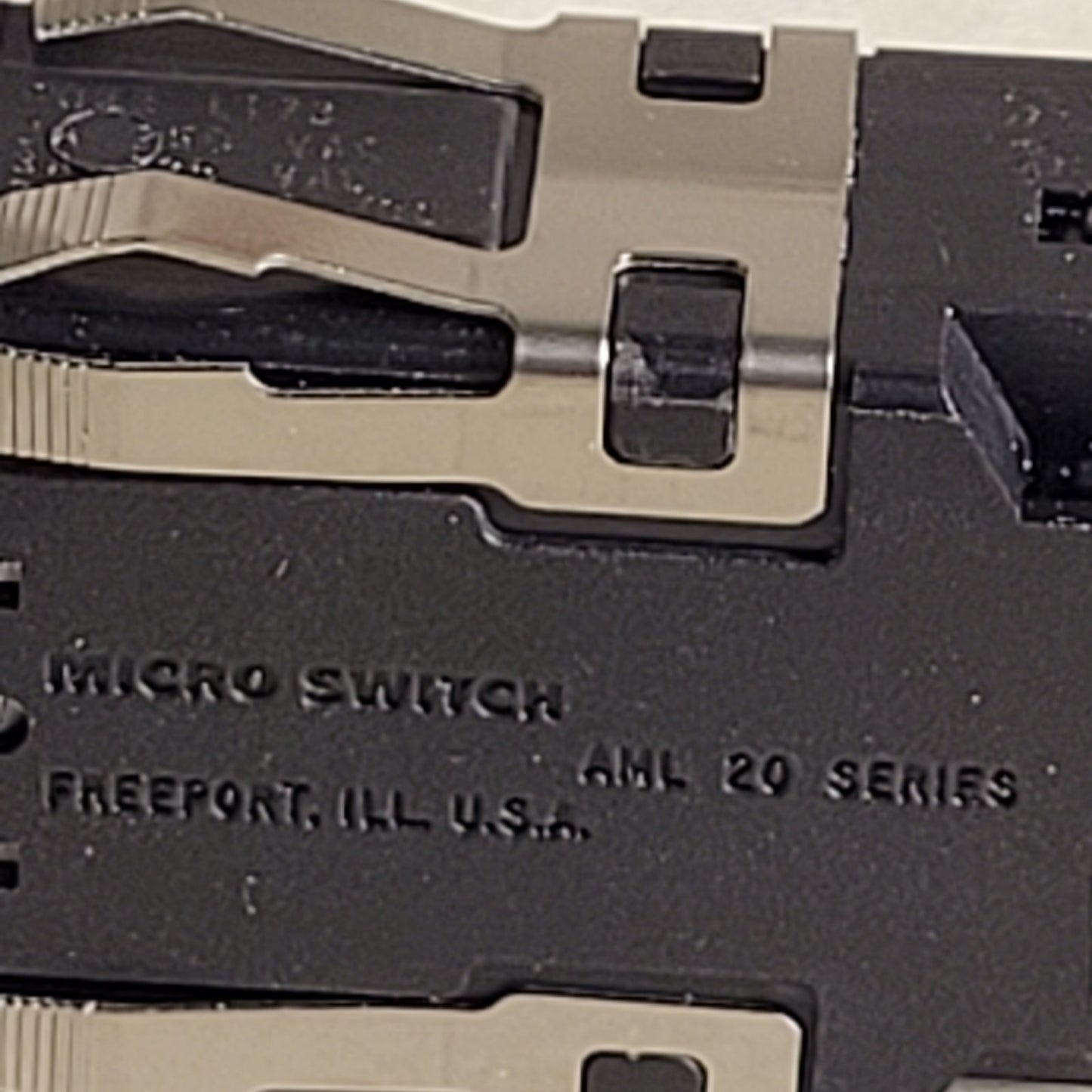 Micro Switch AML 20 L173 Green Yellow LED Switch Without Front Covers Honeywell