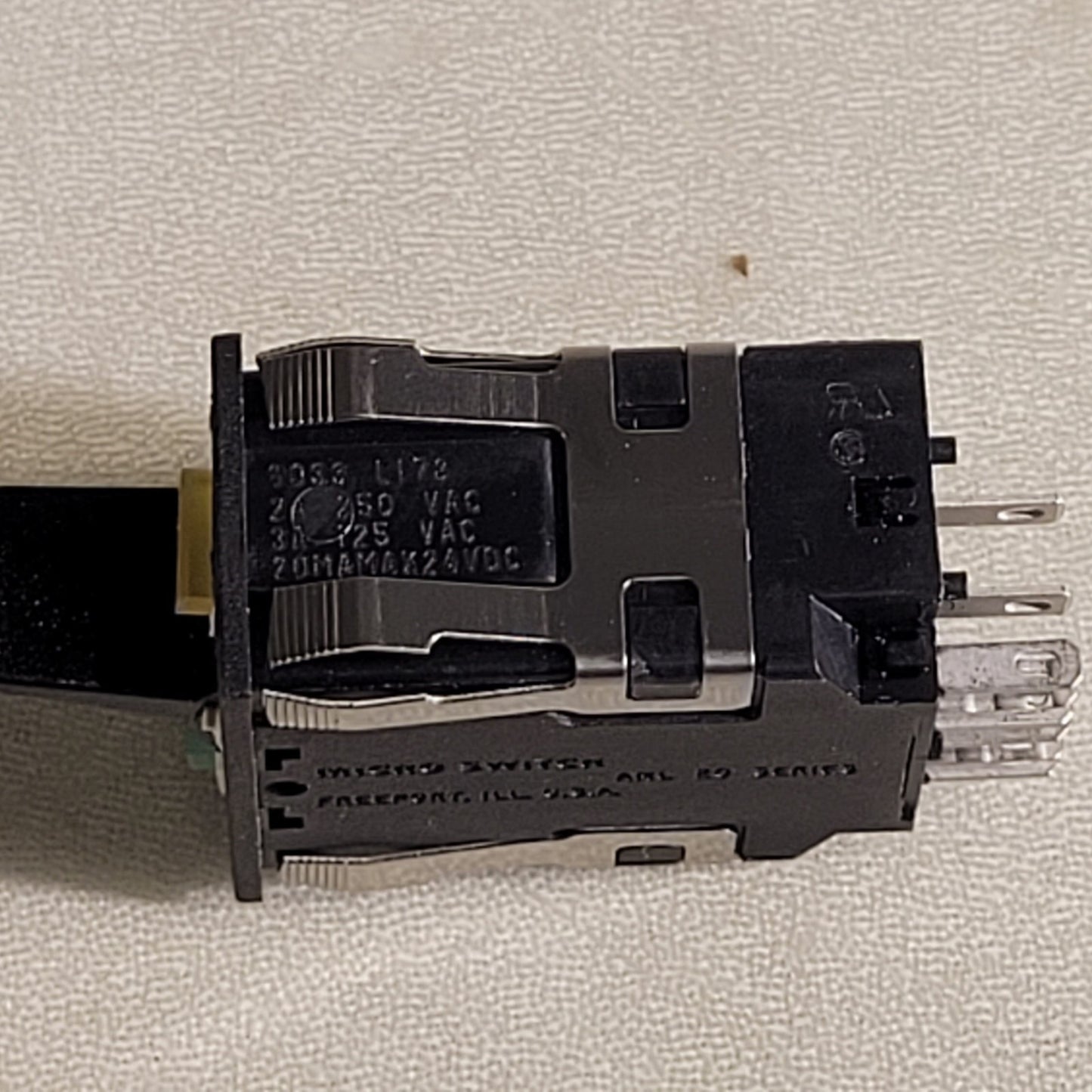 Micro Switch AML 20 L173 Green Yellow LED Switch Without Front Covers Honeywell