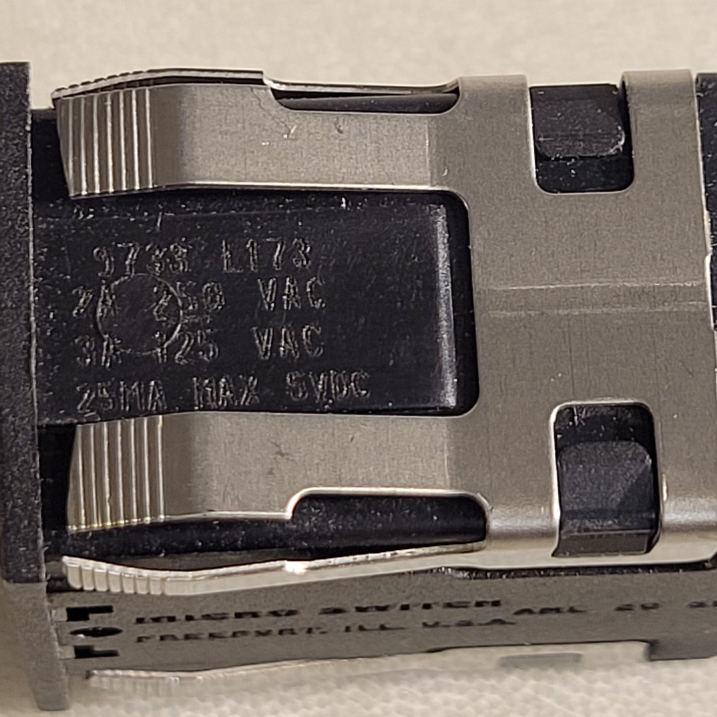 Micro Switch AML 20 L173 Green Light Indicator Switch 2 Positions Honeywell