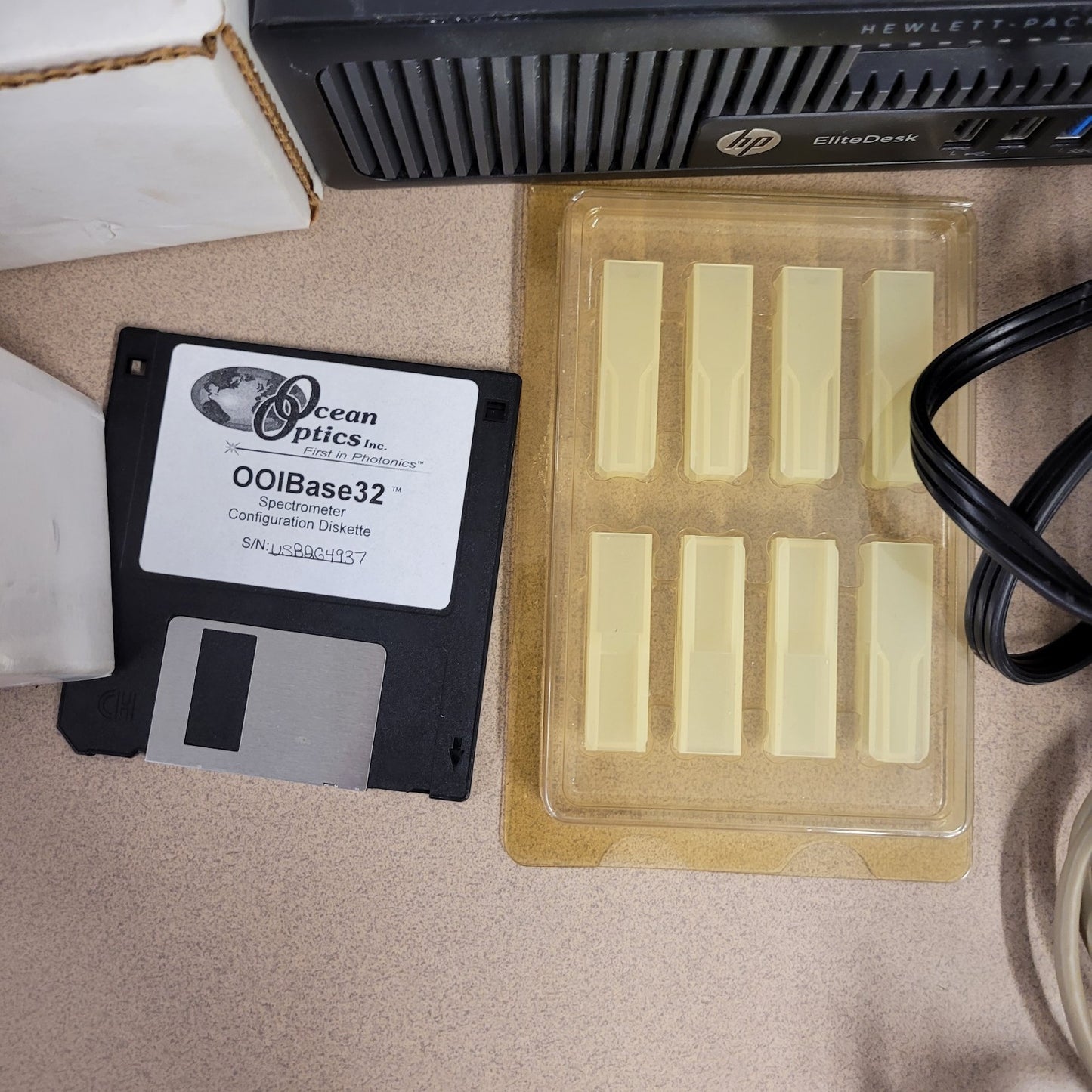 Ocean Optics USB2000 Spectrometer USB-ISS-UV/VIS Lamp and Software