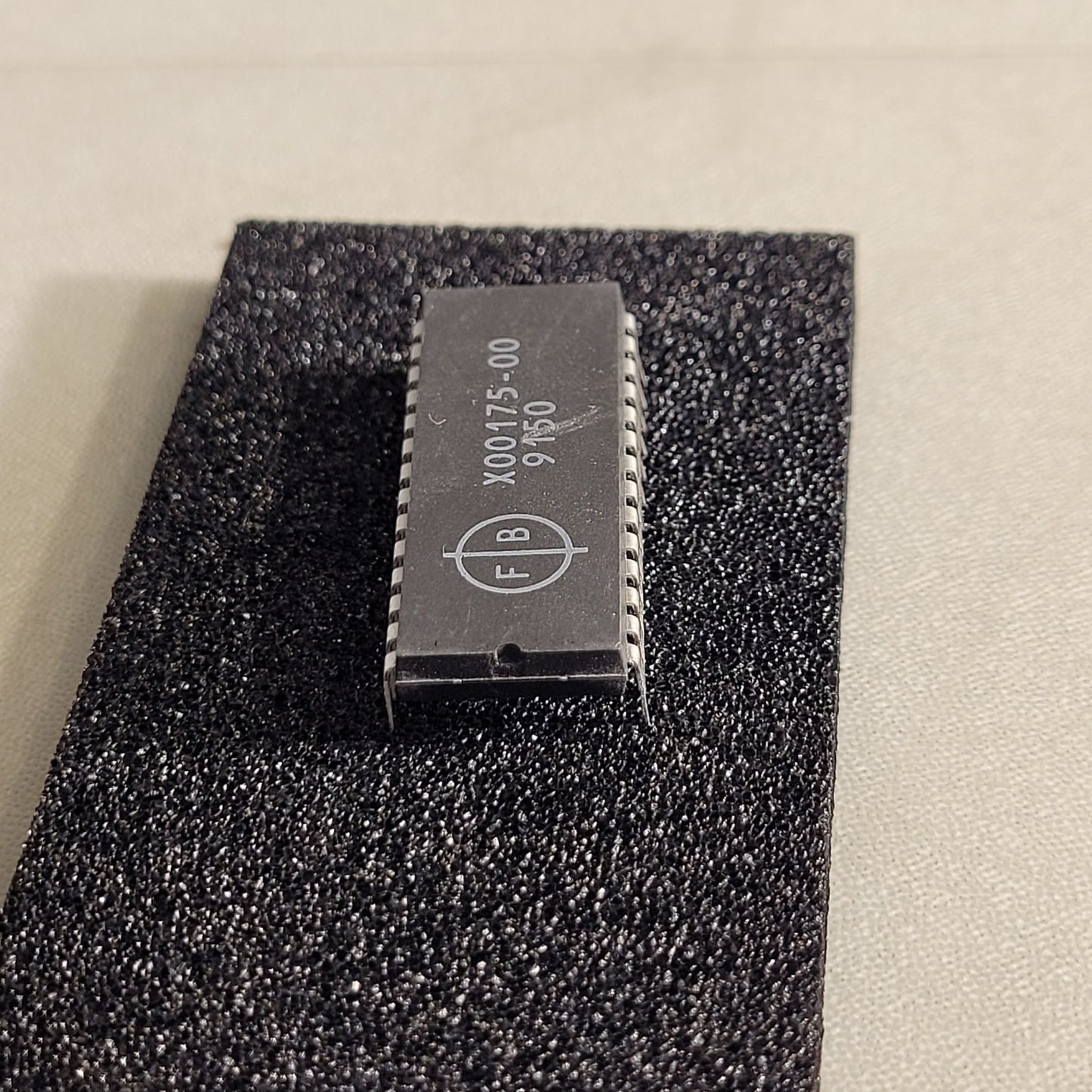 Fire F B X00175-00 9150 IC EEProm Firmware Control Chip 28 Pin Fisher Berkeley