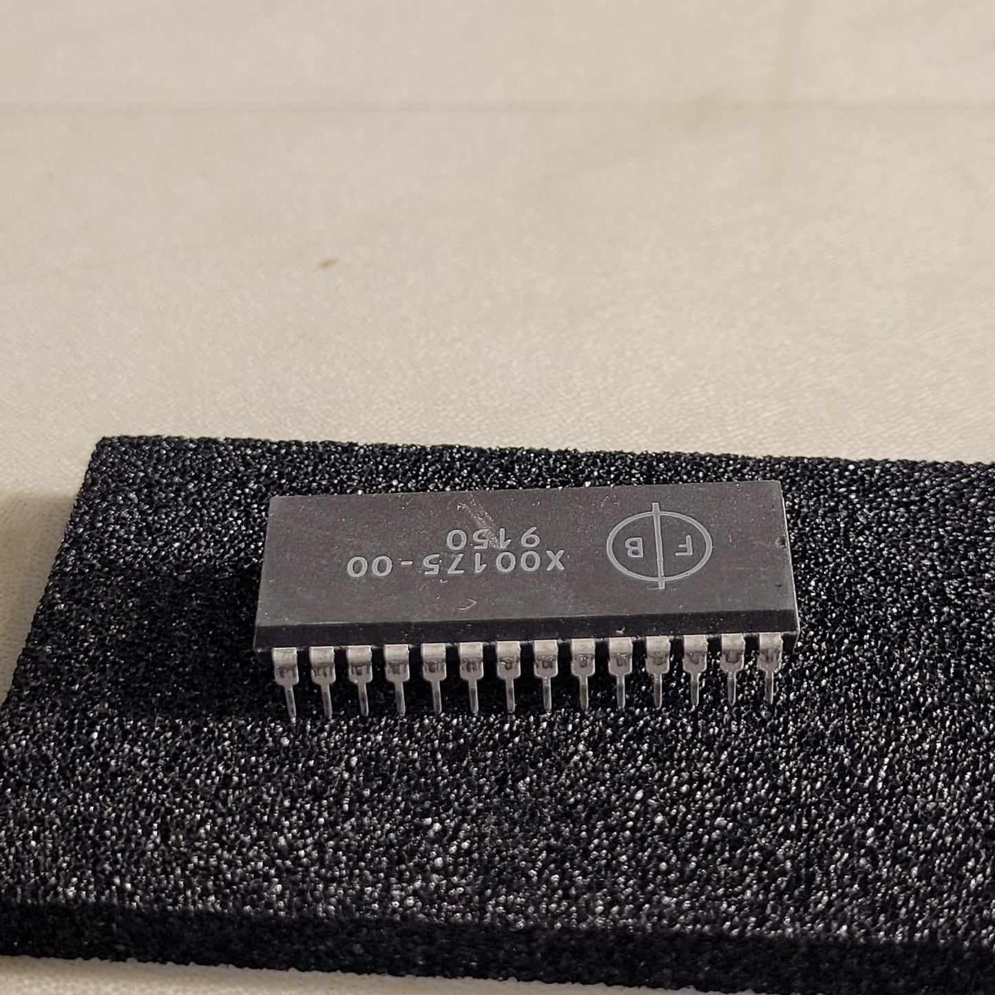 Fire F B X00175-00 9150 IC EEProm Firmware Control Chip 28 Pin Fisher Berkeley