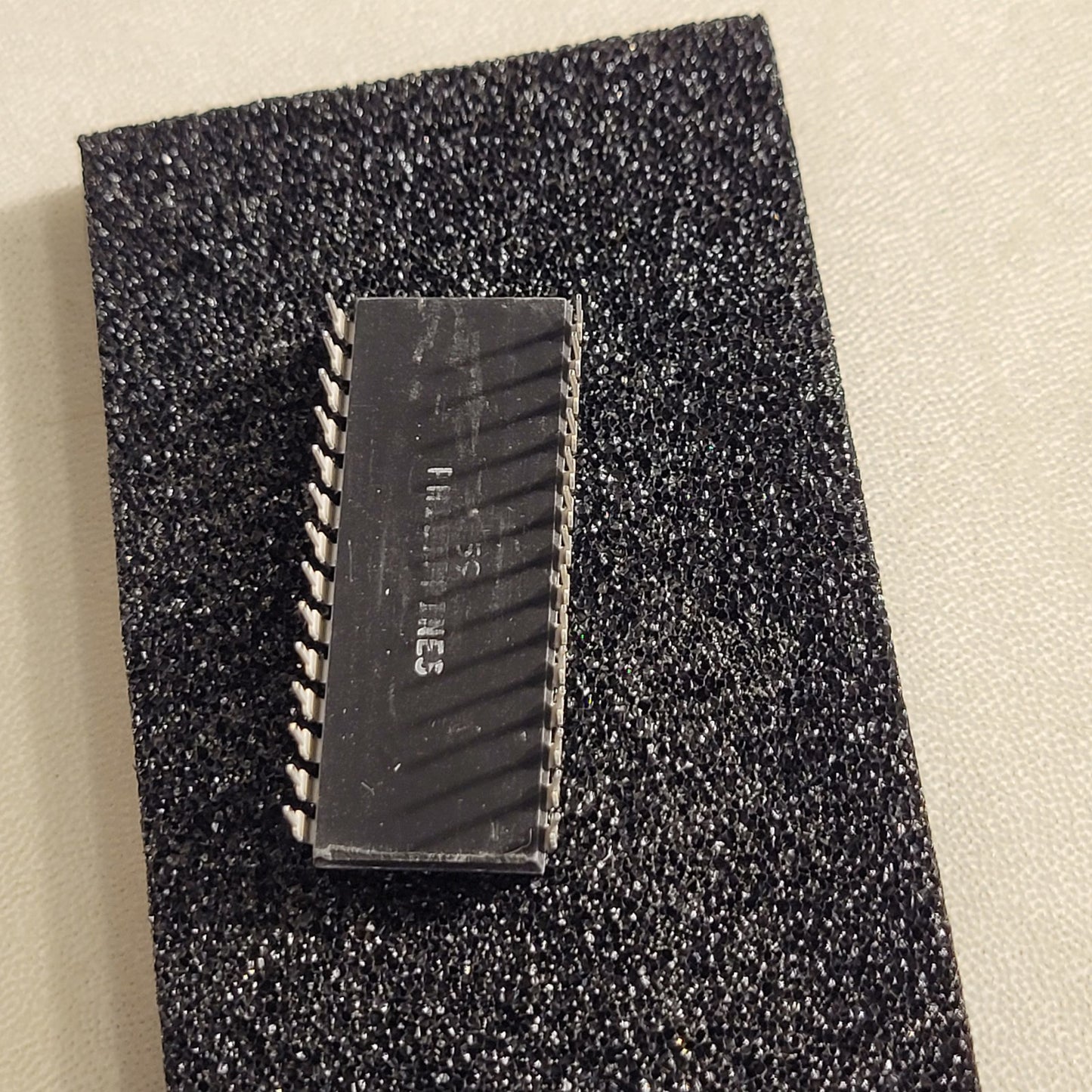Fire F B X00175-00 9150 IC EEProm Firmware Control Chip 28 Pin Fisher Berkeley