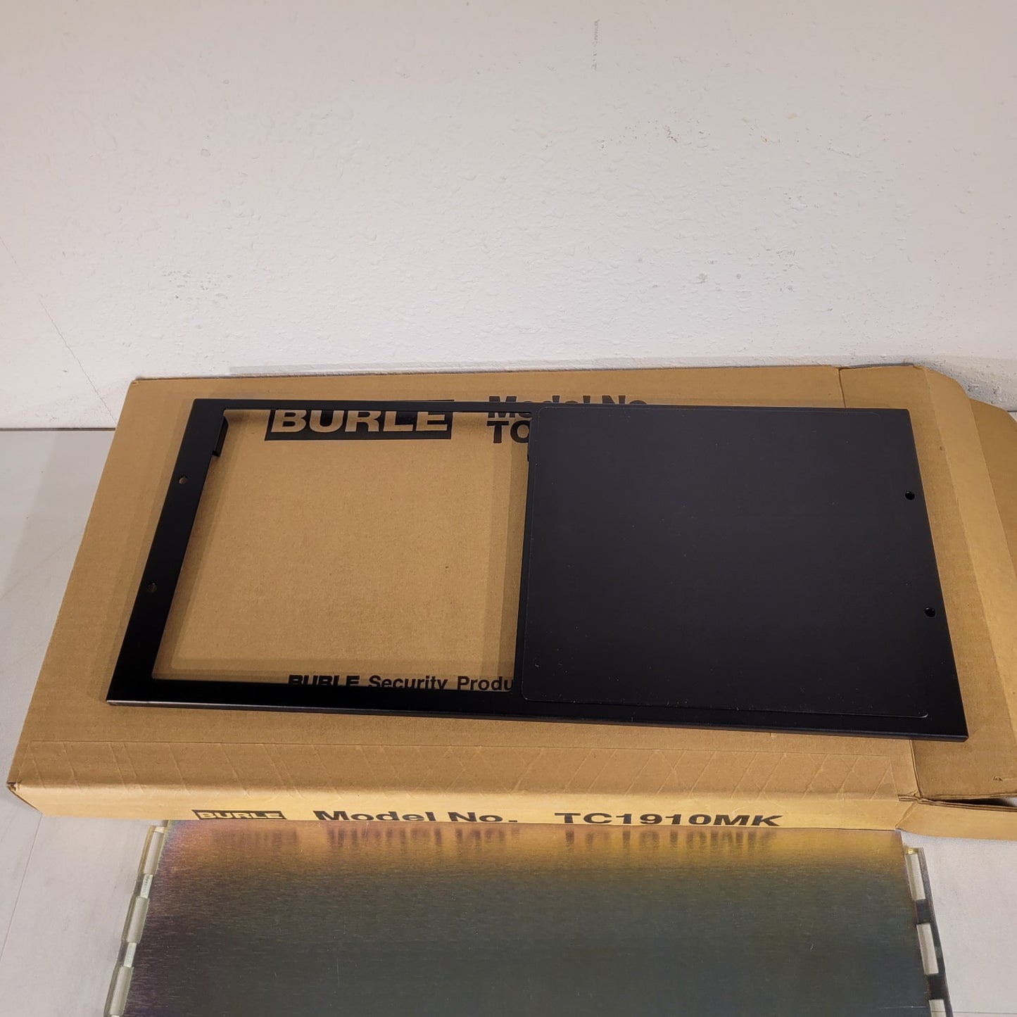 Burle TC1910MK CRT Monitor Stand Rack Kit For TC1910A Security Products