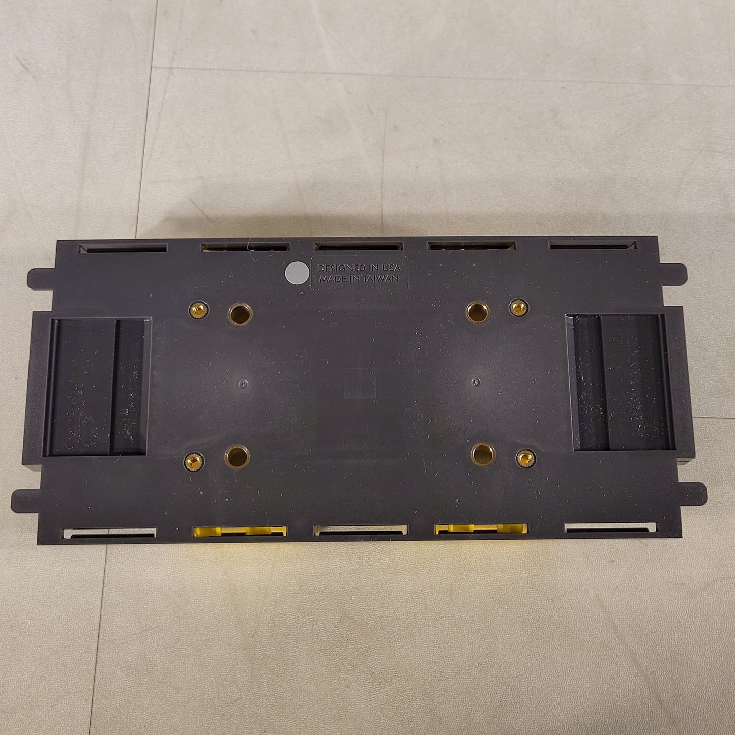 Connectrac CT.B.PH.4c.1 Raceway Power Hub Device Connection Point and Coupler