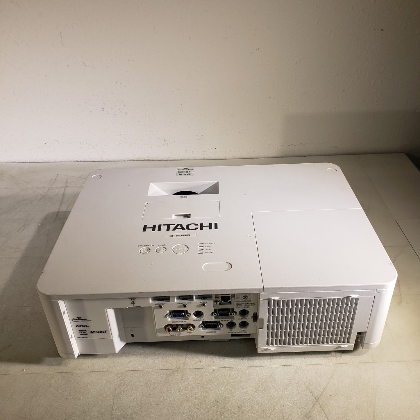 Hitachi CP-WU5505 1920 x 1200 Resolution Projector CP-WU5505GF 600 Lamp Hours