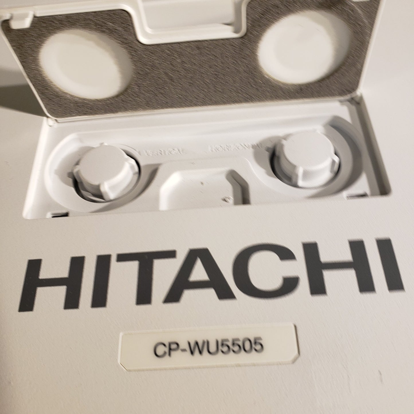 Hitachi CP-WU5505 1920 x 1200 Resolution Projector CP-WU5505GF 600 Lamp Hours