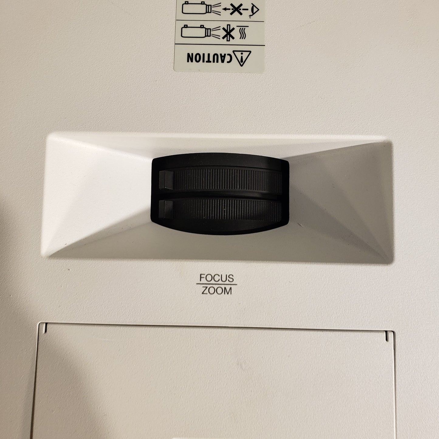 Hitachi CP-WU5505 1920 x 1200 Resolution Projector CP-WU5505GF 600 Lamp Hours