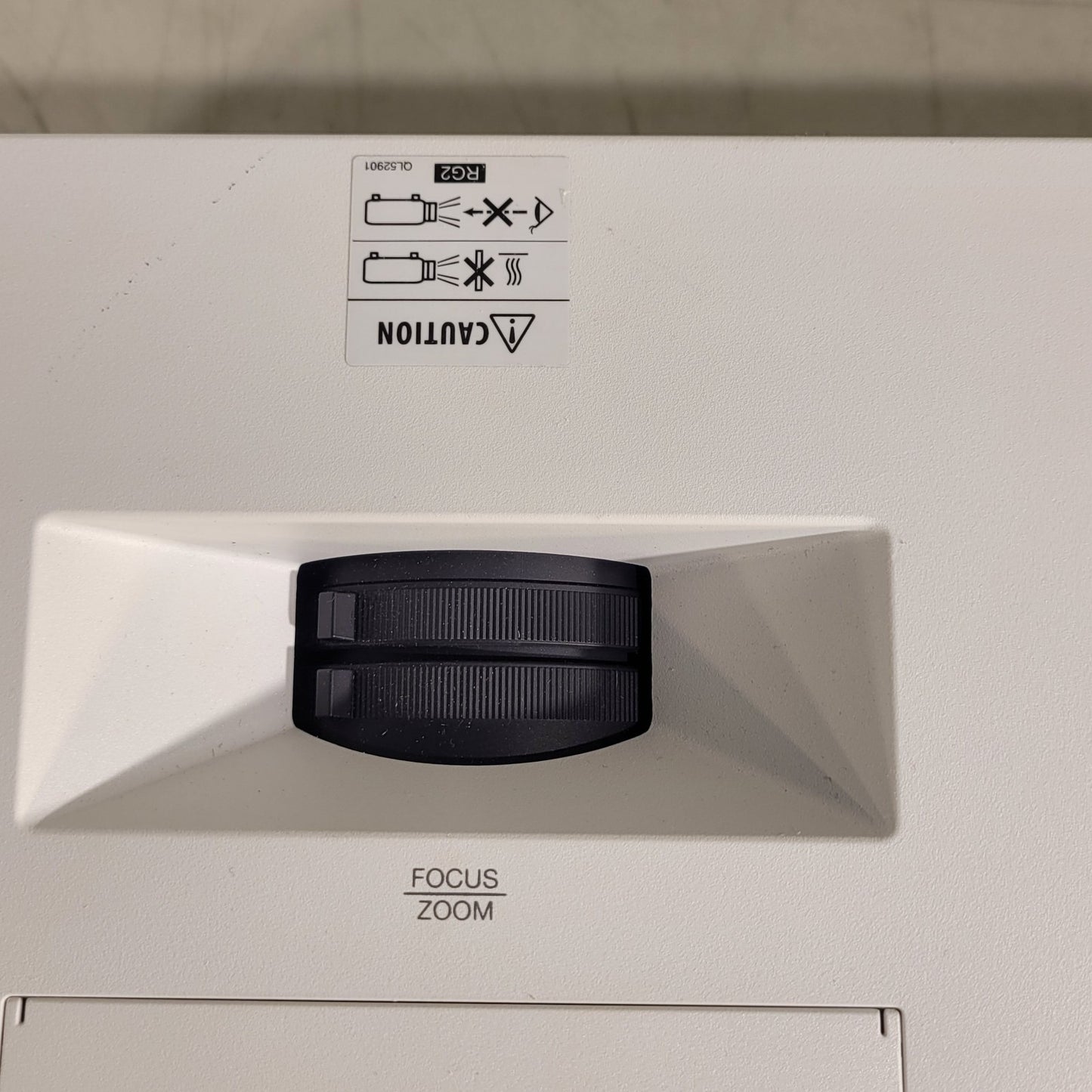 Hitachi CP-WU5505 1920 x 1200 Resolution Projector CP-WU5505GF 1300 Lamp Hours