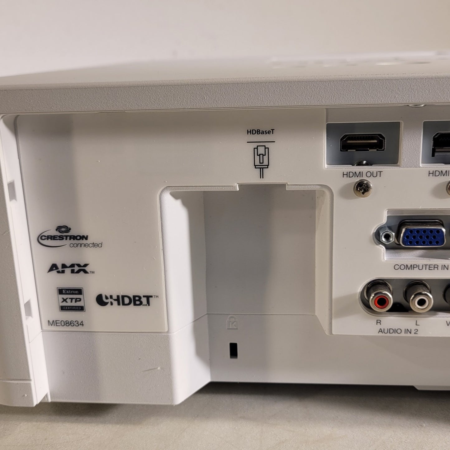 Hitachi CP-WU5505 1920 x 1200 Resolution Projector CP-WU5505GF 1300 Lamp Hours