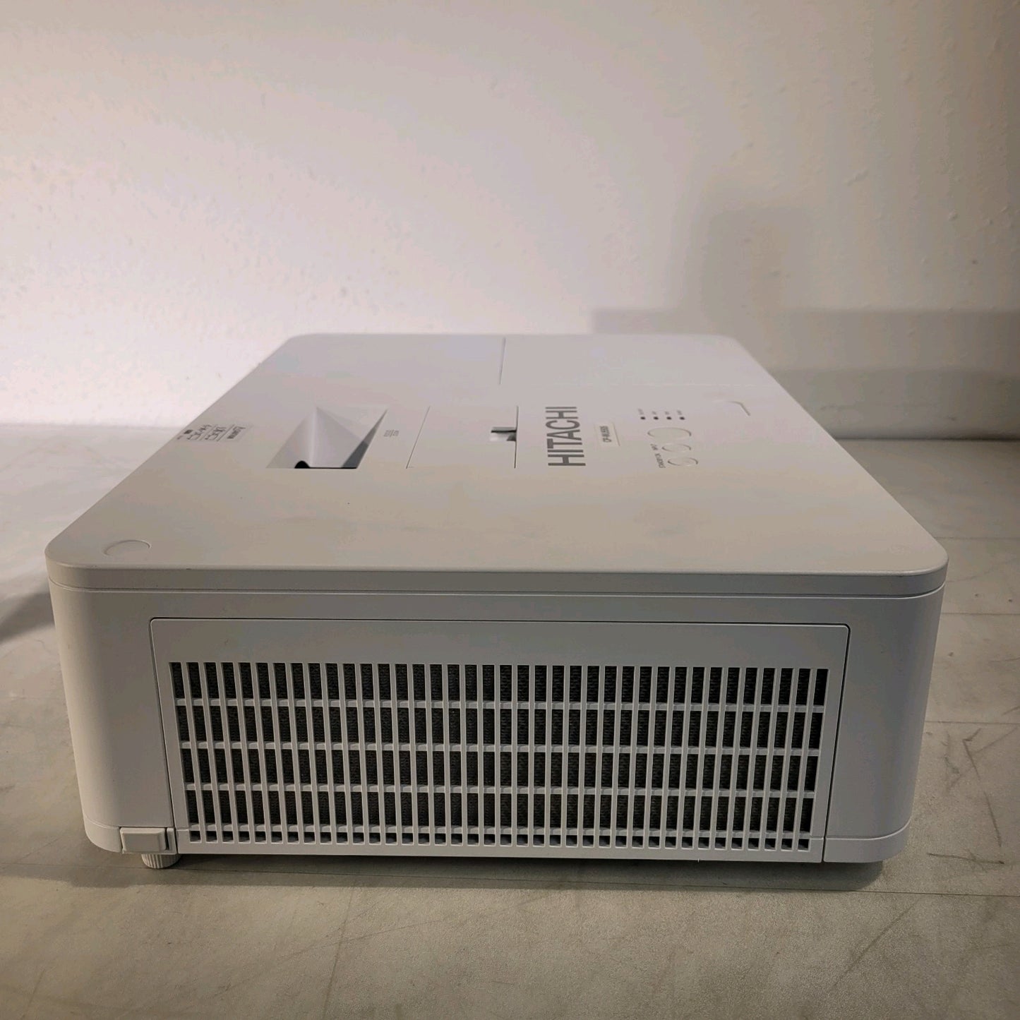 Hitachi CP-WU5505 LCD Projector CP-WU5505GF 5000 Lamp Hours