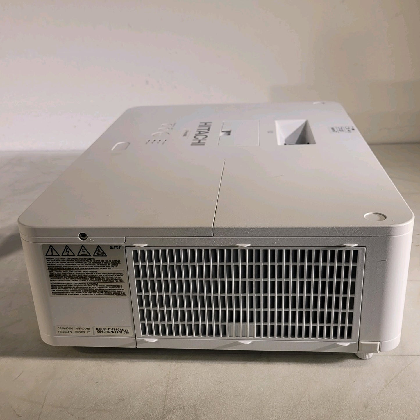 Hitachi CP-WU5505 LCD Projector CP-WU5505GF 5000 Lamp Hours