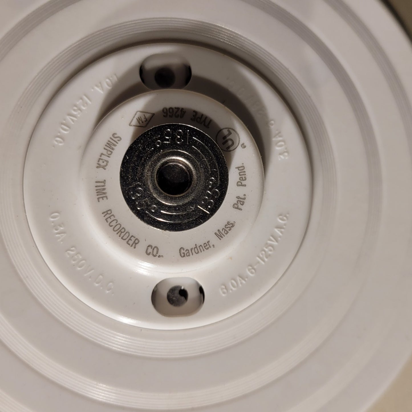 Simplex 4266-135 Heat Detector For Fire Alarm Systems 477-007 Temp Rating 135°