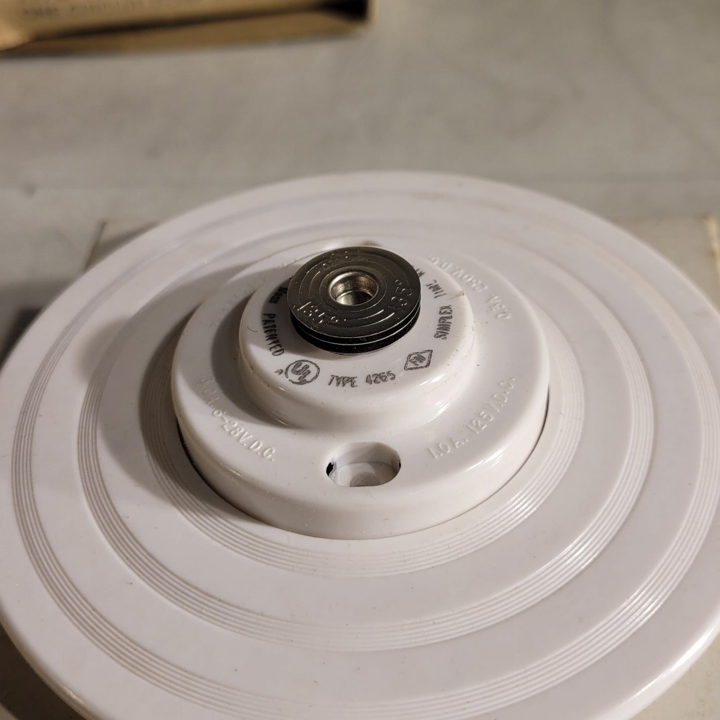 Simplex 4265-135 Heat Detector For Fire Alarm Systems 477-005 Temp Rating 135°