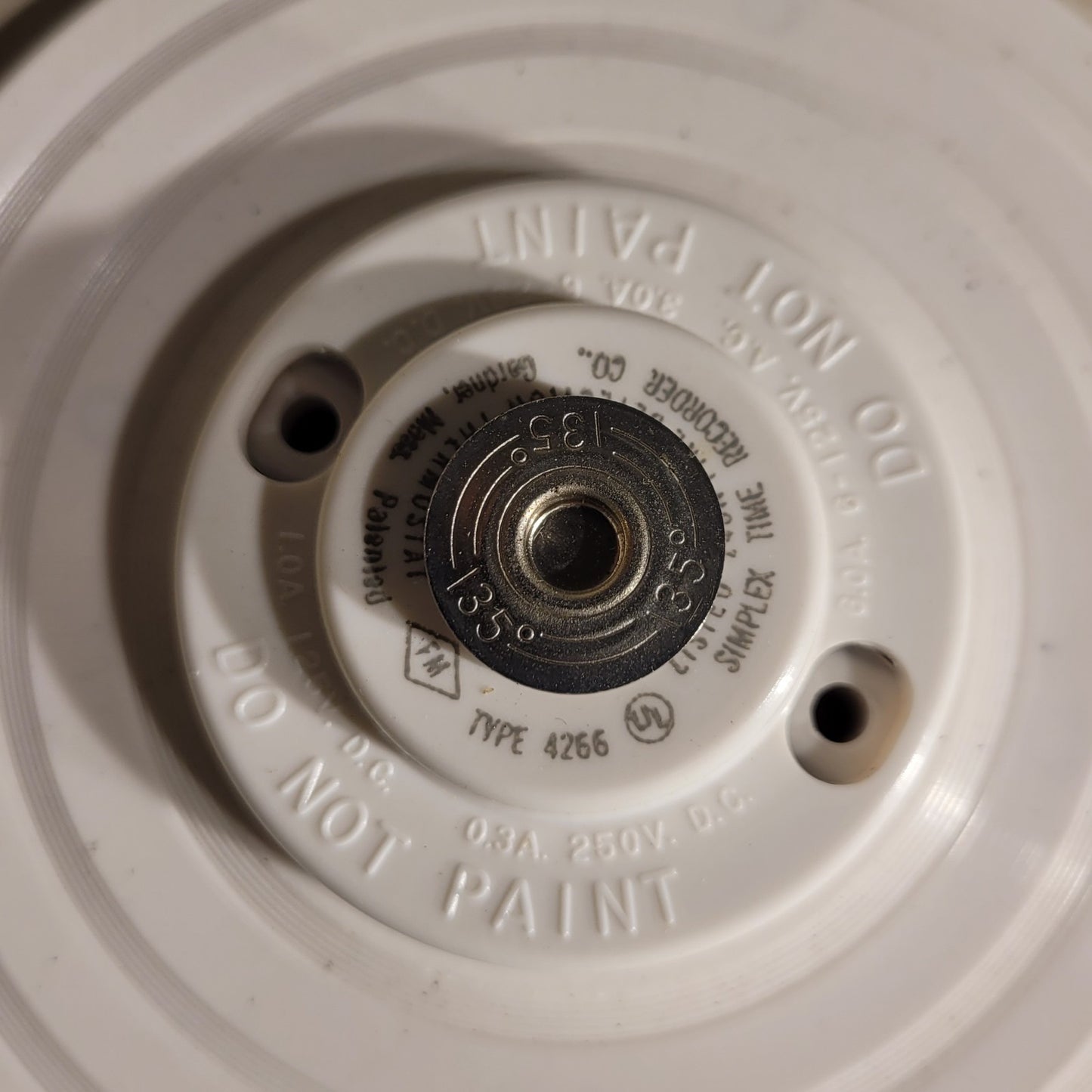 Simplex 4266-135 Heat Detector For Fire Alarm Systems 477-007 Temp Rating 135°
