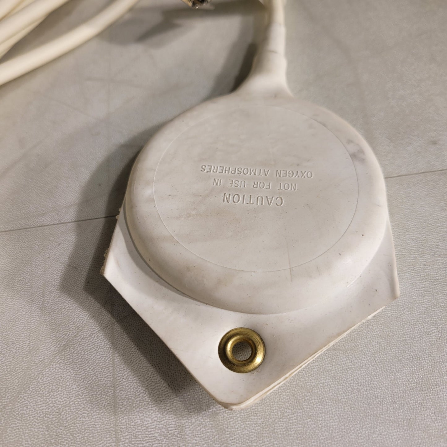 Fisher Berkeley Nurse Call Cord 10-Foot Cord DA-15 Plug with Clip White