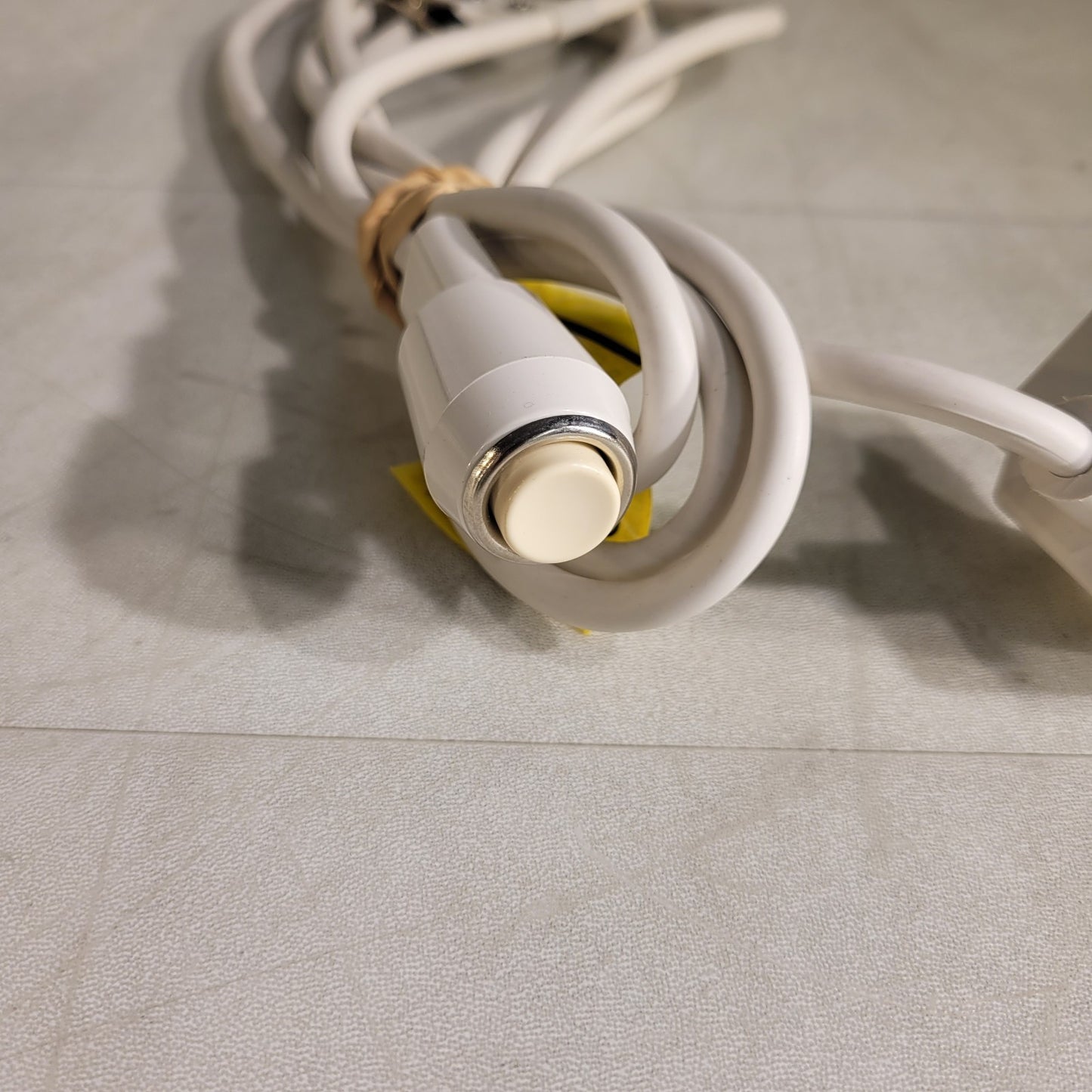 Fisher Berkeley Nurse Call Cord Cord DA-15 Plug with Clip White