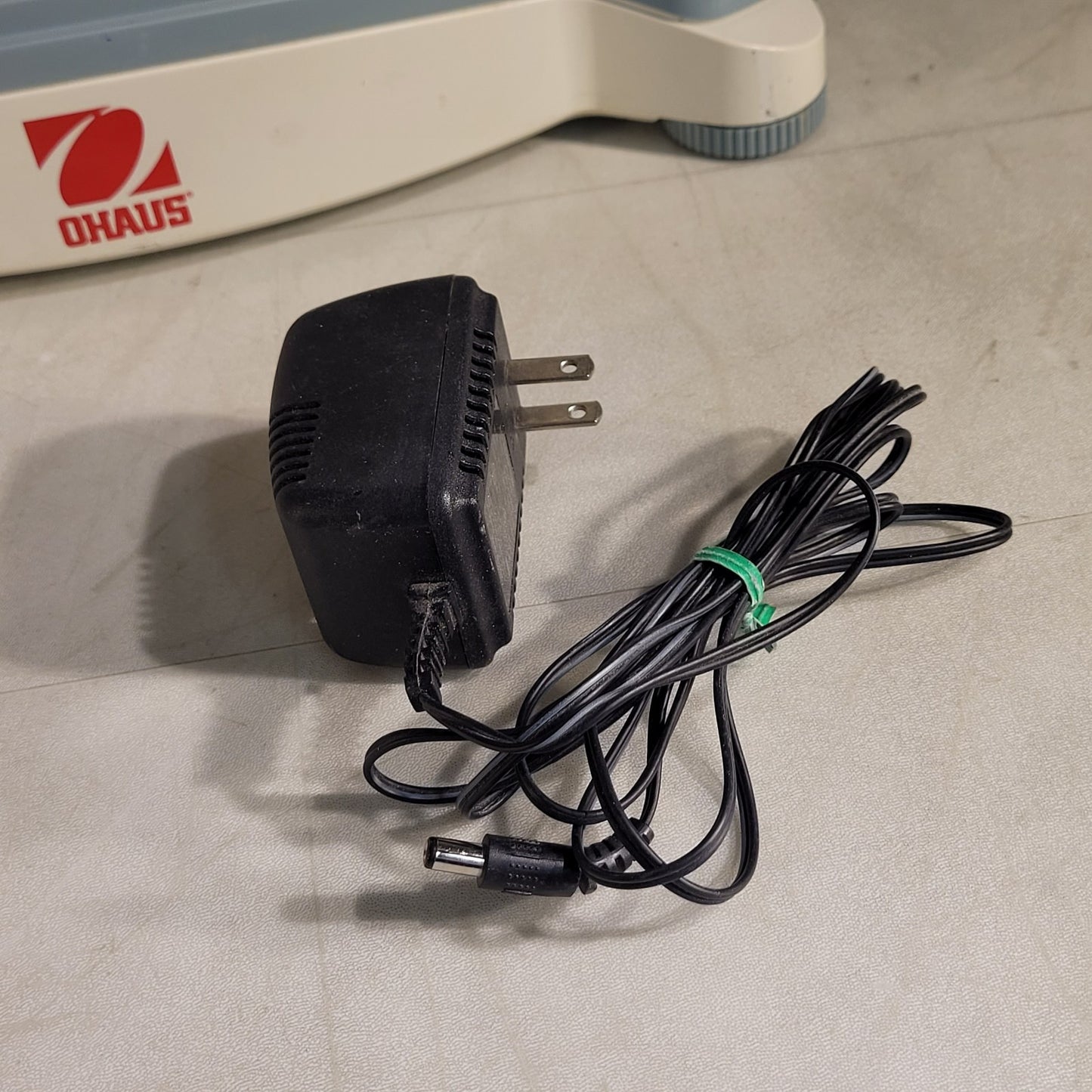 Ohaus Adventurer Pro AV264 Digital Scale 250g Max Without Draft Shield Glass