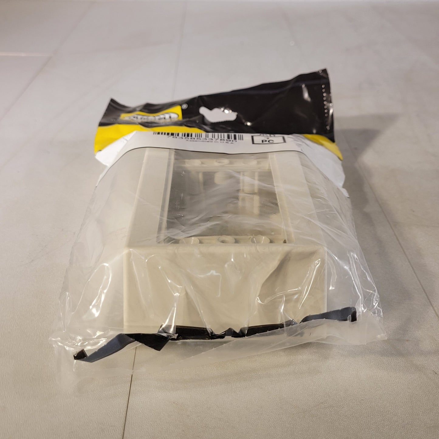 Hubbell PT12SBA PolyTrak Nonmetallic Raceway Systems Standard Box Office White