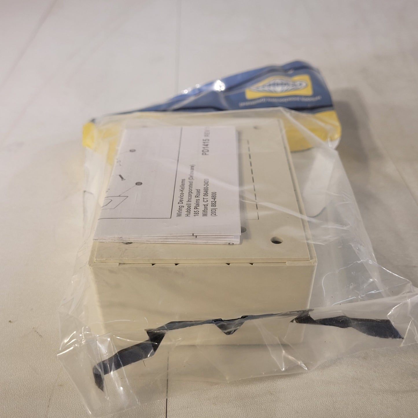 Hubbell PT12SBA PolyTrak Nonmetallic Raceway Systems Standard Box Office White