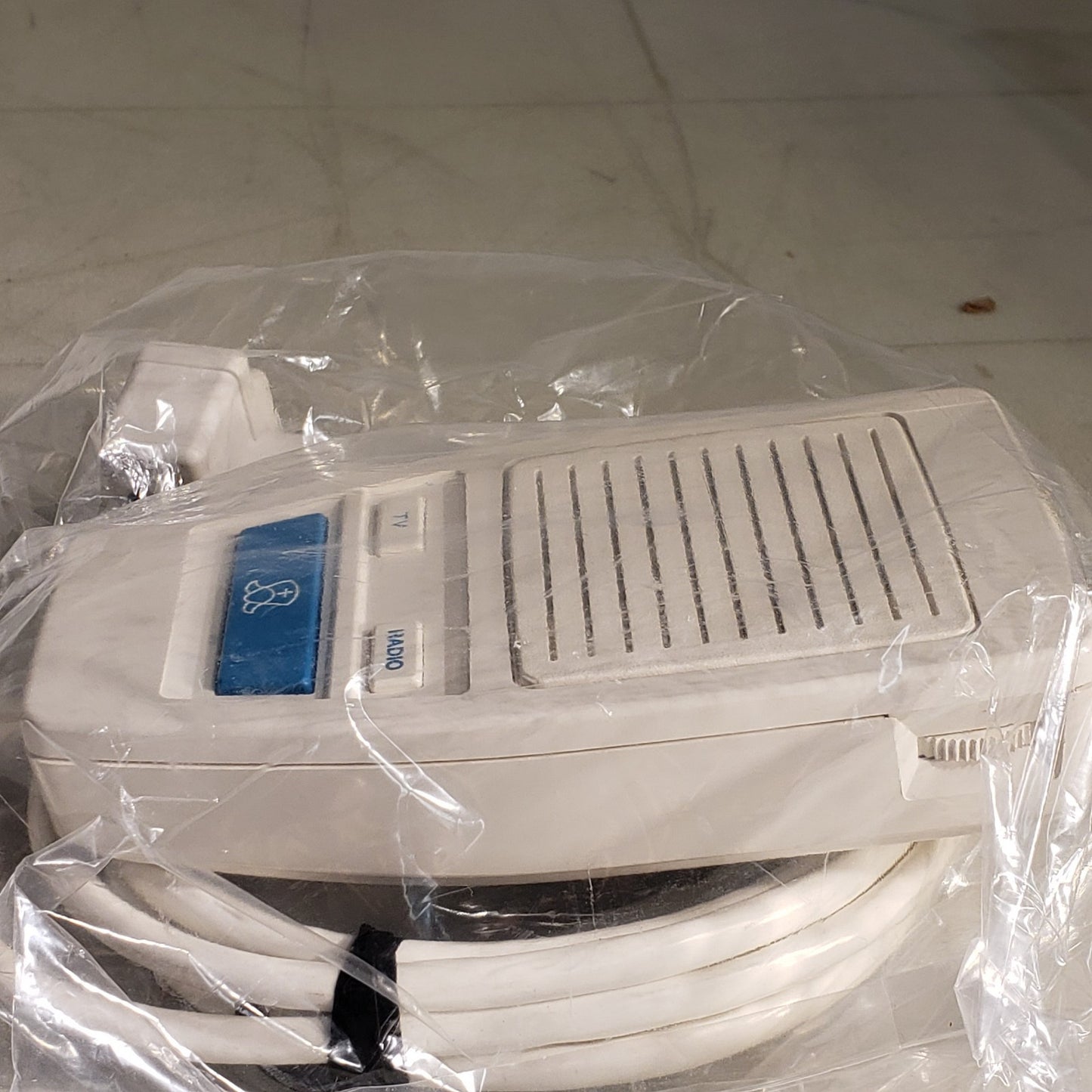 Fisher Berkeley HTX-563 Ektacom Nurse Call Switch TV Radio Remote DA-15 Plug