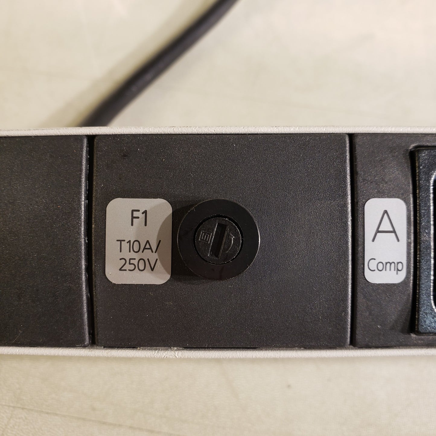 Knurr DI-STRIP Rackmount PDU/Power Strip 10A 250V 19in 9 Outlets 2in Depth