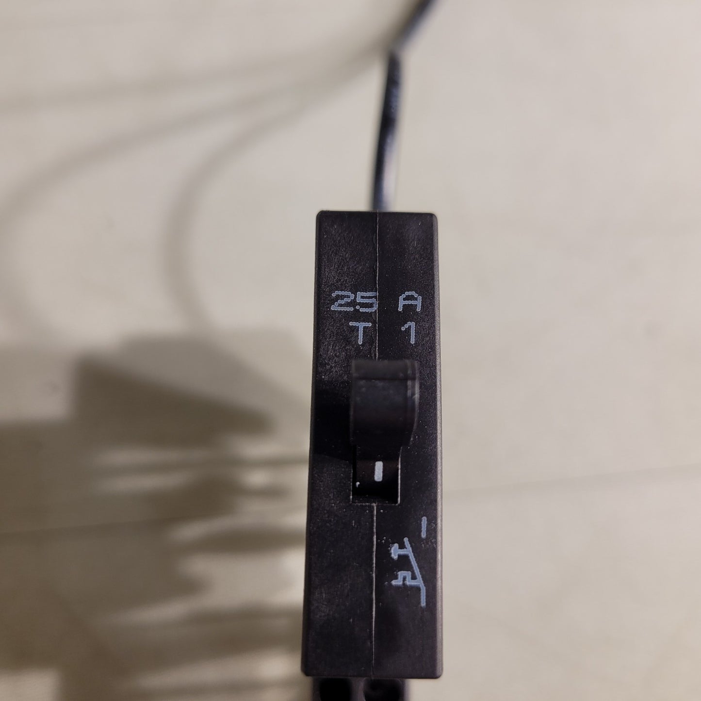ETA 2210-T210-K0T1-H025A 25A Circuit Breaker DIN Rail Mounted 250VAC 65VDC