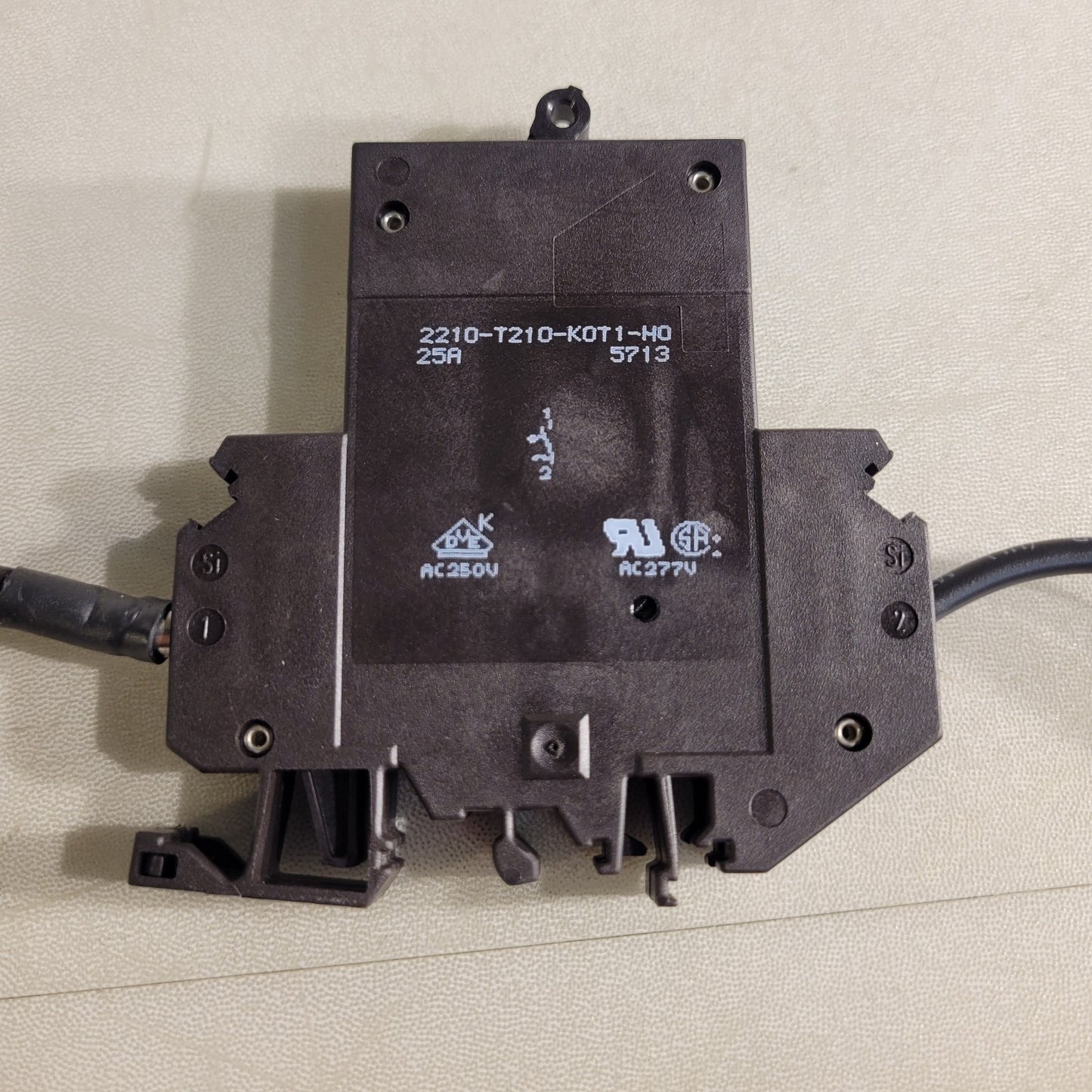 ETA 2210-T210-K0T1-H025A 25A Circuit Breaker DIN Rail Mounted 250VAC 65VDC