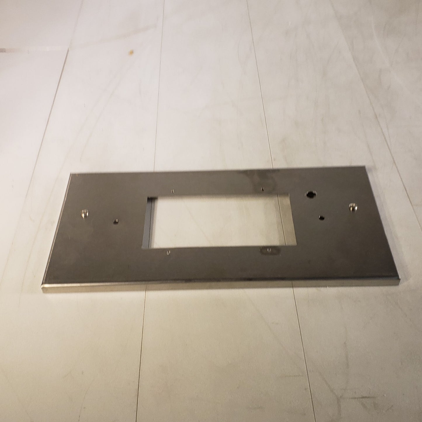 Fisher Berkeley FA-HGX-5 Faceplate Mounting Plate 23 B00070-00 Duplex