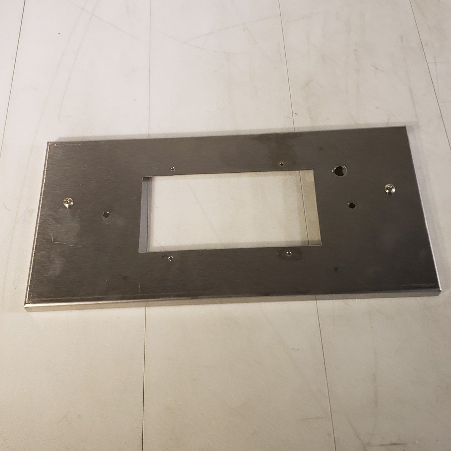 Fisher Berkeley FA-HGX-5 Faceplate Mounting Plate 23 B00070-00 Duplex