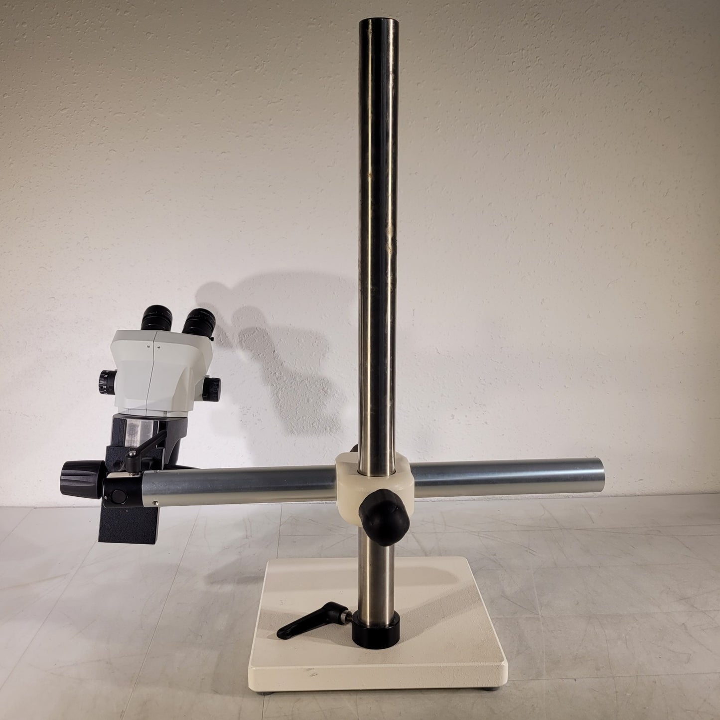 Olympus SZ61 Stereozoom Microscope 7-45x on Diagnostic Dual Arm Ball Stand
