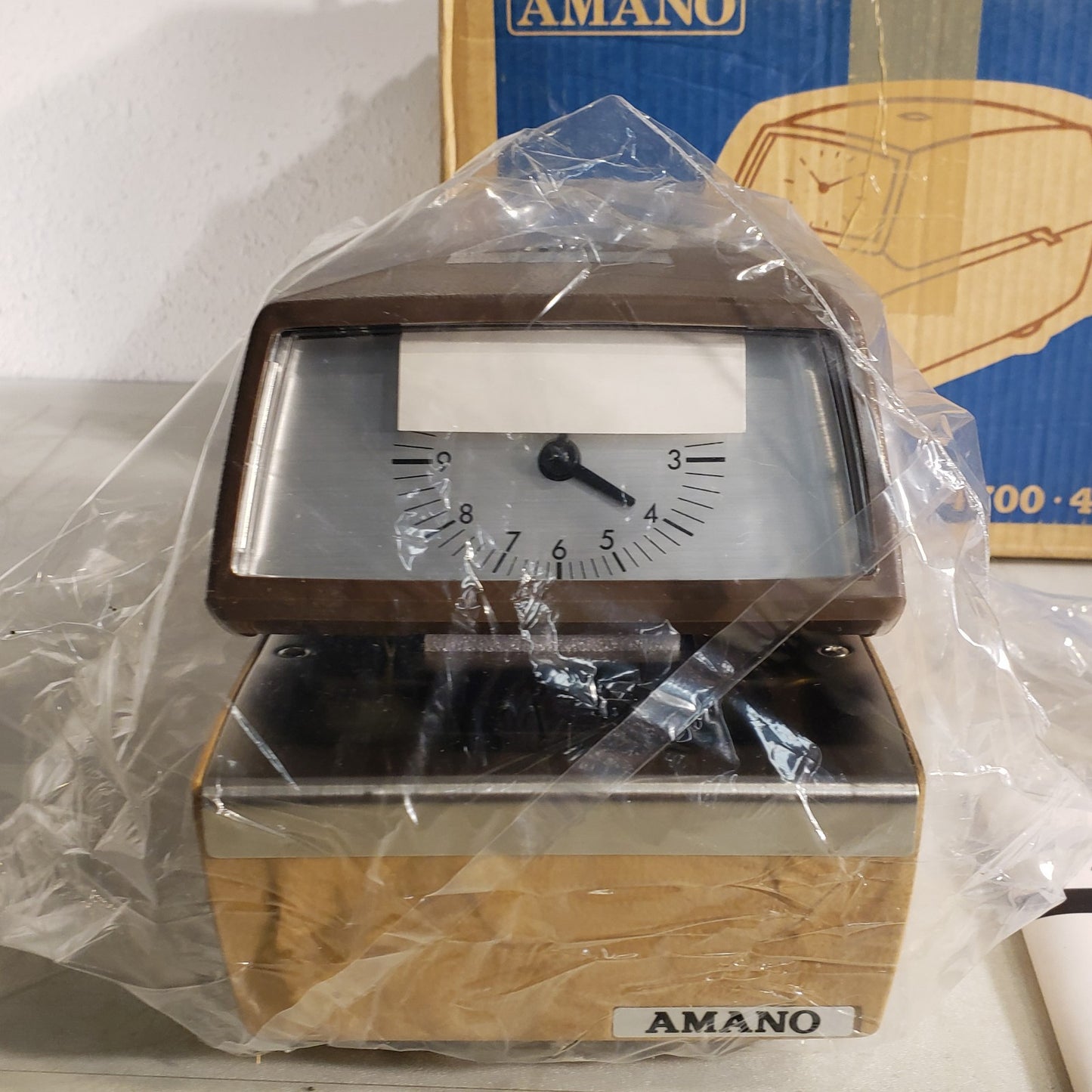 Vintage Amano 4746 Automatic Time & Date Stamp Card Punch Stamp Machine w/ Key