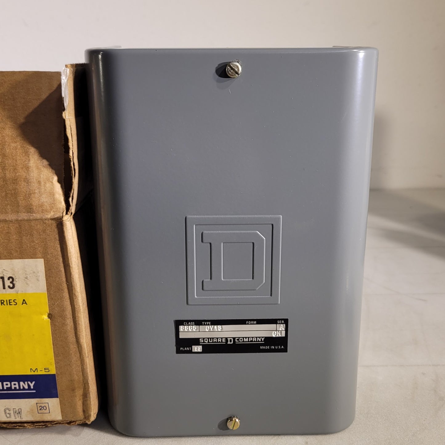 Square D CV13 Class 8865 Converter Unit 72517 Series A Grey Electrical Box