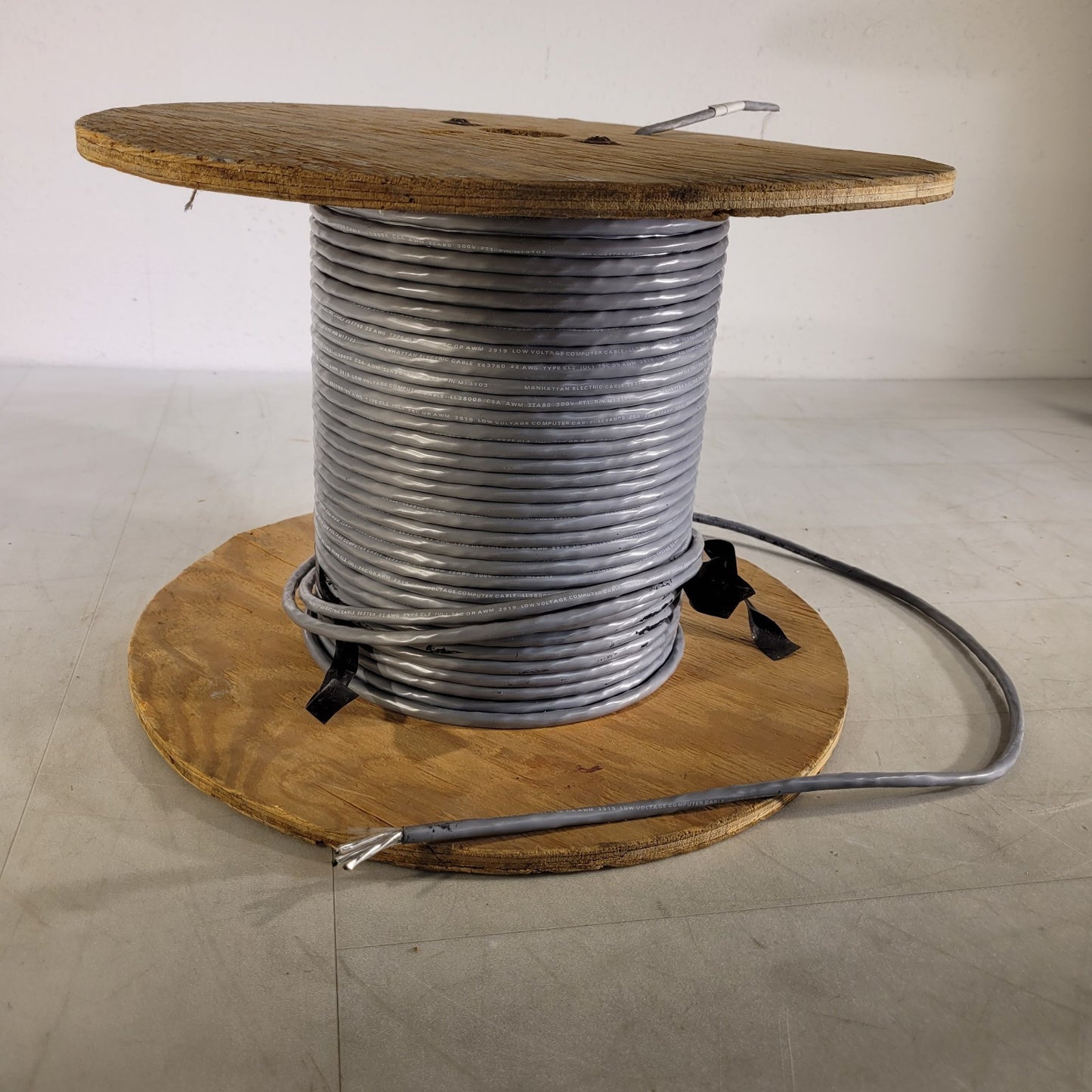 PRICE PER FOOT - Manhattan Alpha 13103 3-pair 22AWG Low Voltage Computer Wire