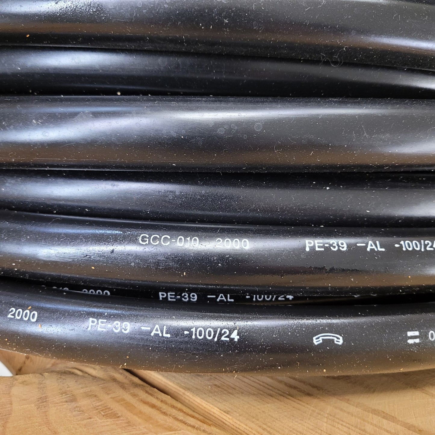 PRICER PER FOOT - General Cable 010-2000 100-Pair 24AWG Colorful Copper Wire