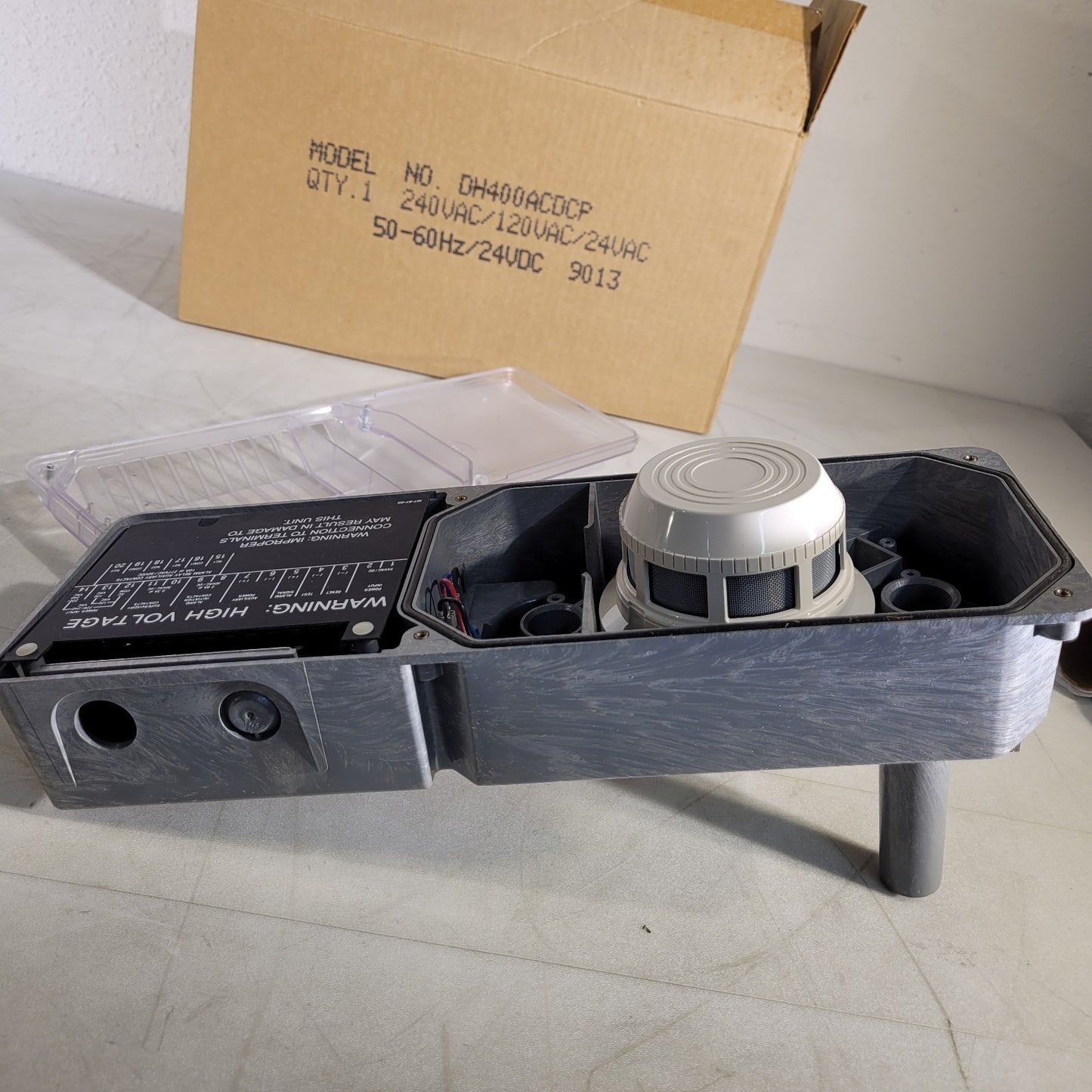 System Sensor DH400ACDC Smoke Duct Detector w/ 2451 Smoke Detector Head