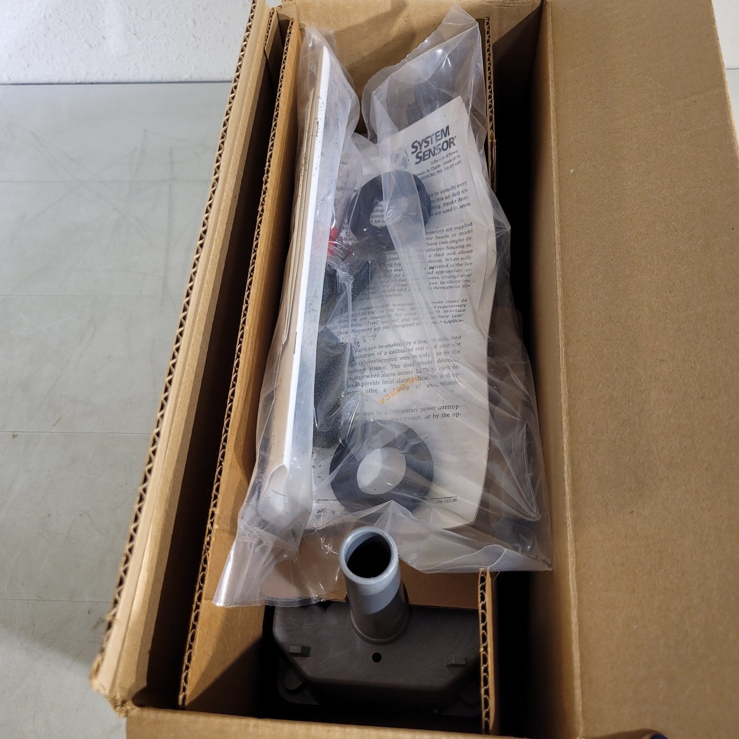 System Sensor DH400ACDC Smoke Duct Detector w/ 2451 Smoke Detector Head