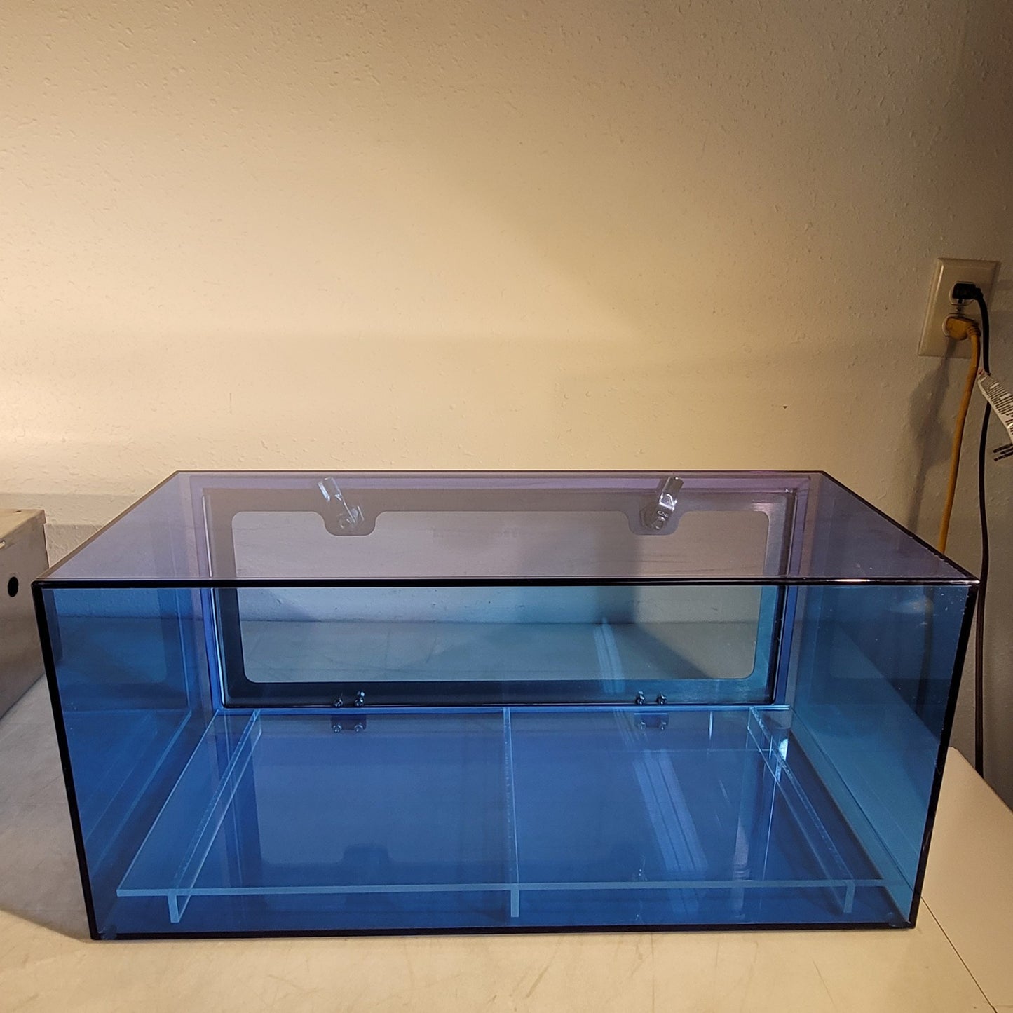 Biomatrica Laboratory Dry Box Dessicator Sterilization Box 25" X 11" X 12"