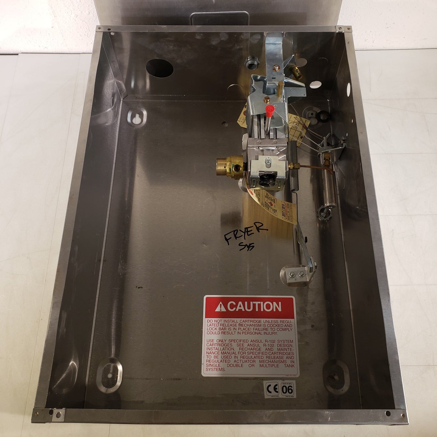 Ansul R-102 Wet Chemical Hood Fire Suppression System Cabinet w/ Mechanism