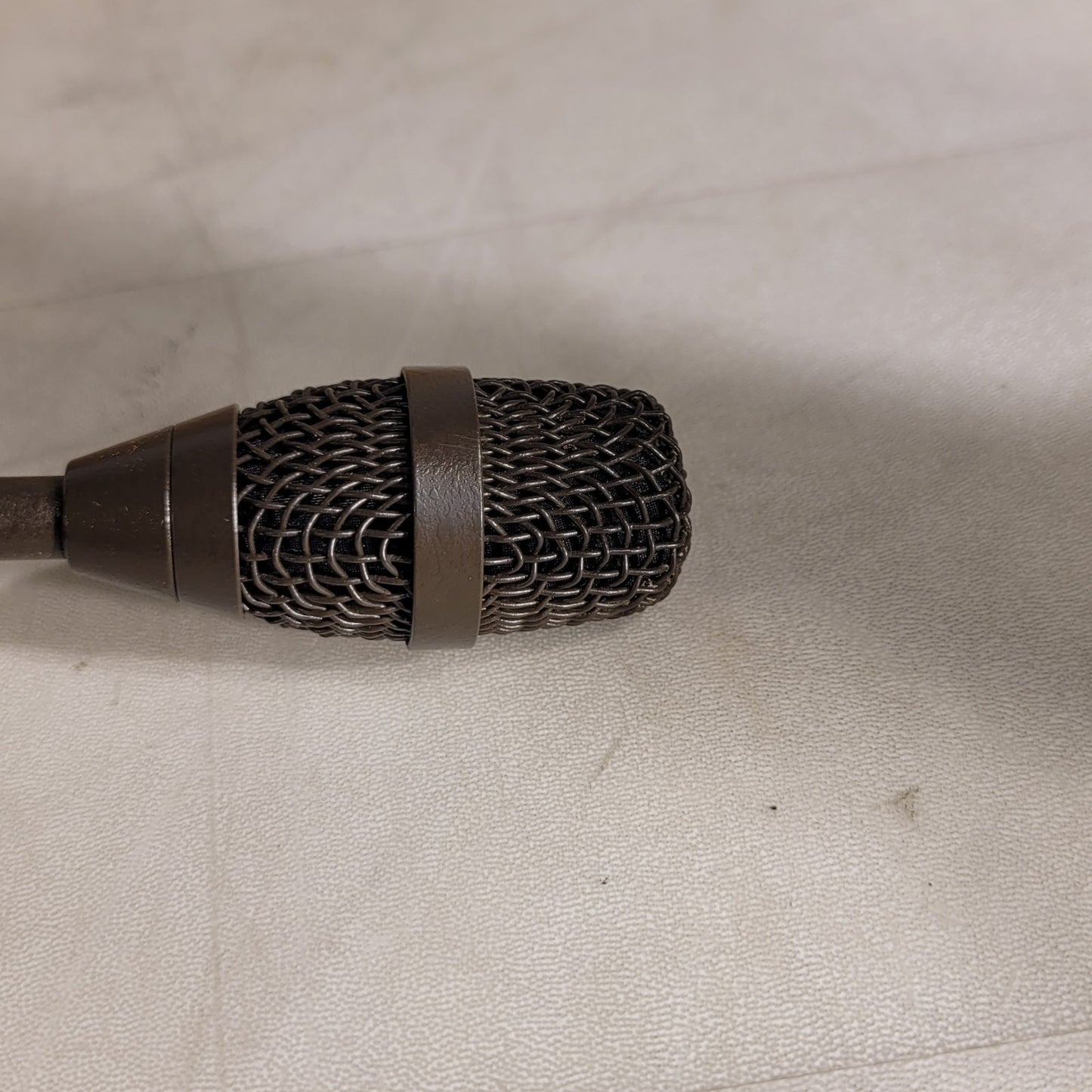 Crown LM-200B Lectern Microphone Super Cardioid Brown 16" Long