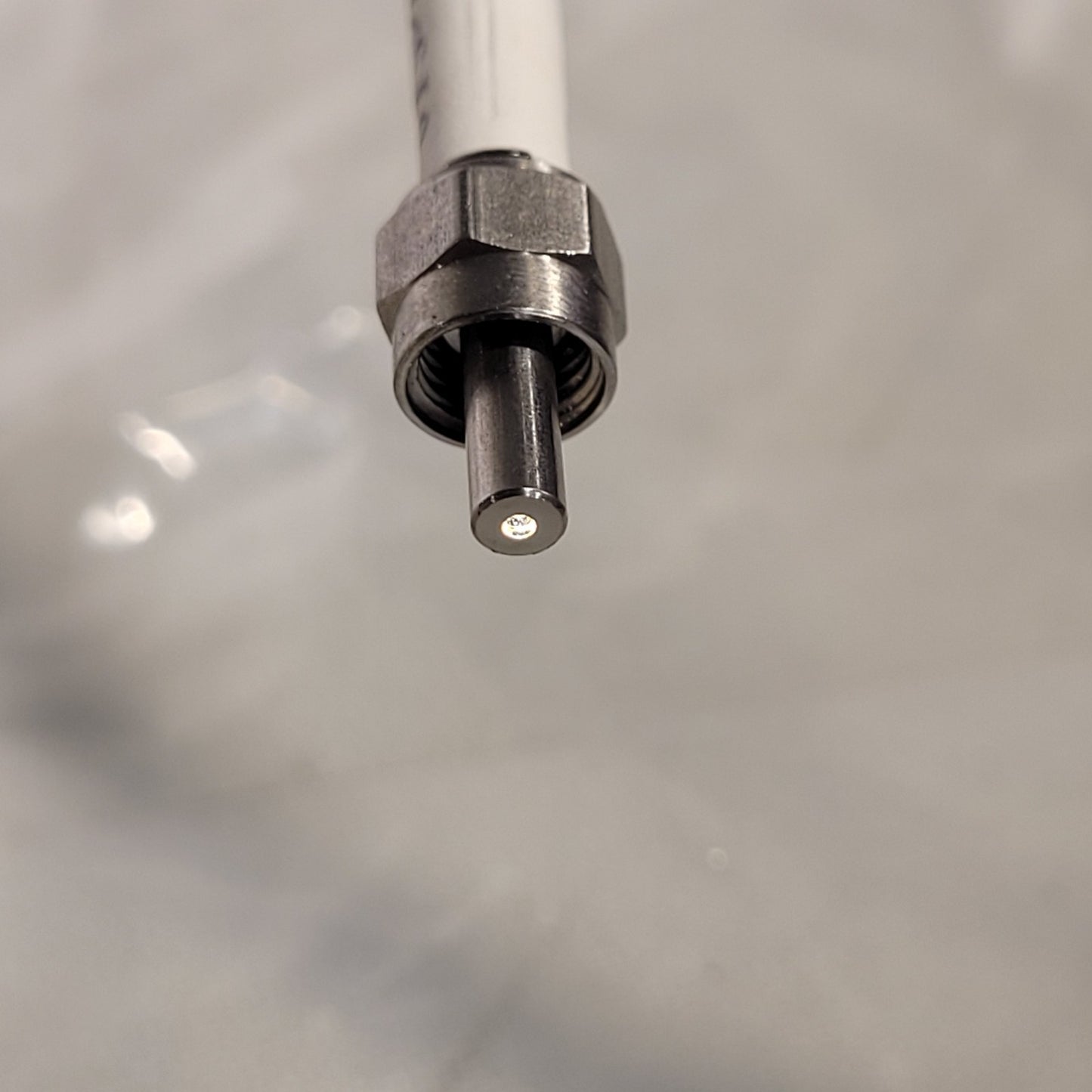 Fiber Optics P1000-2-VIS/NIR Fiber Optic Cable 400-2100 nm w/ SMA905 Connectors
