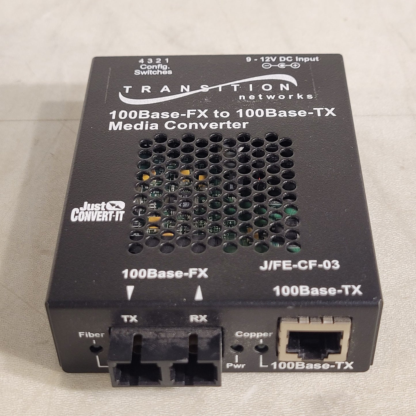 Transition Networks J/FE-CF-03 100Base-FX to 100Base-TX Media Converter